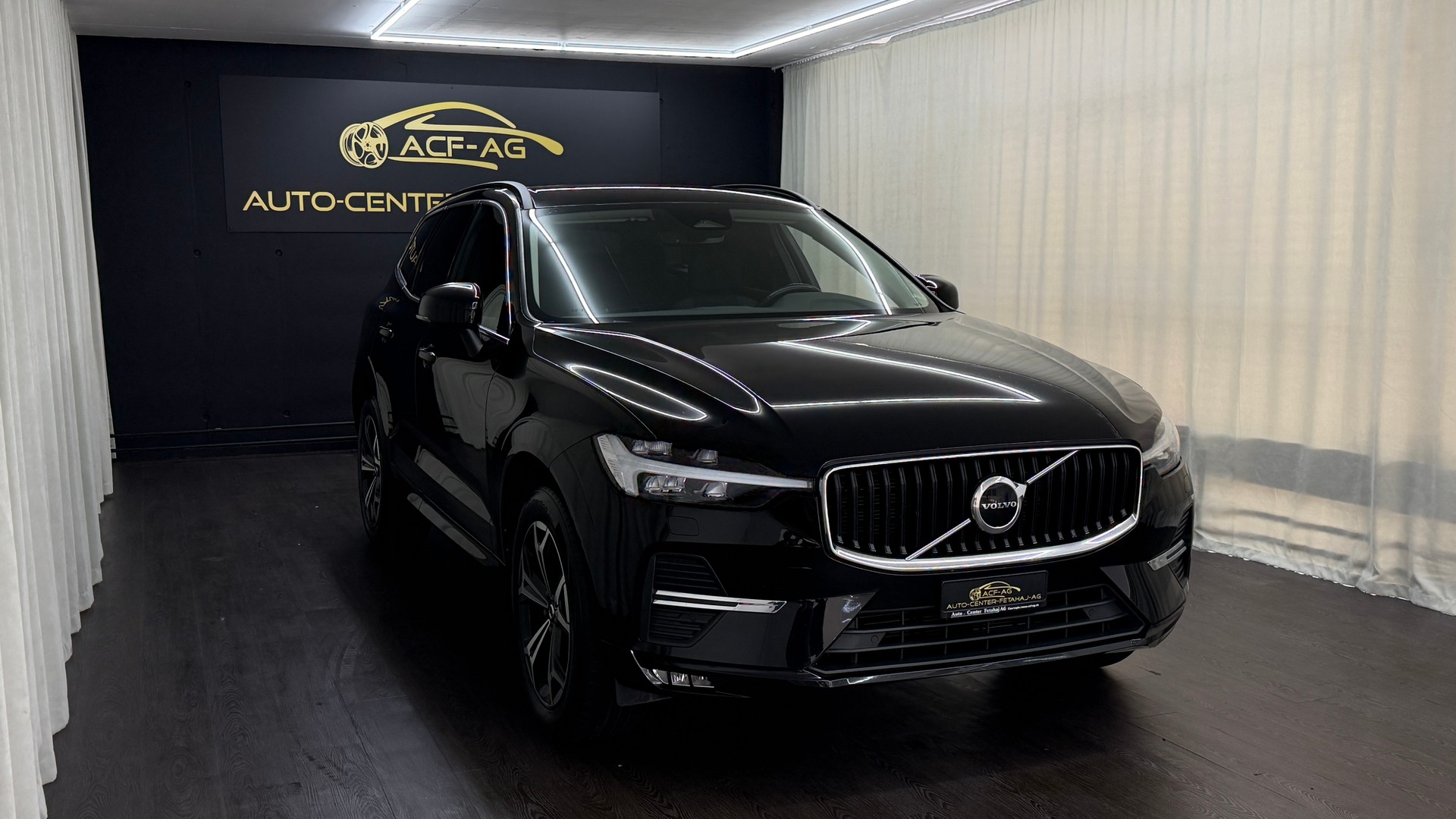 VOLVO XC60 B4 Diesel Mild Hybrid AWD Momentum Geartronic-showroom-element-2
