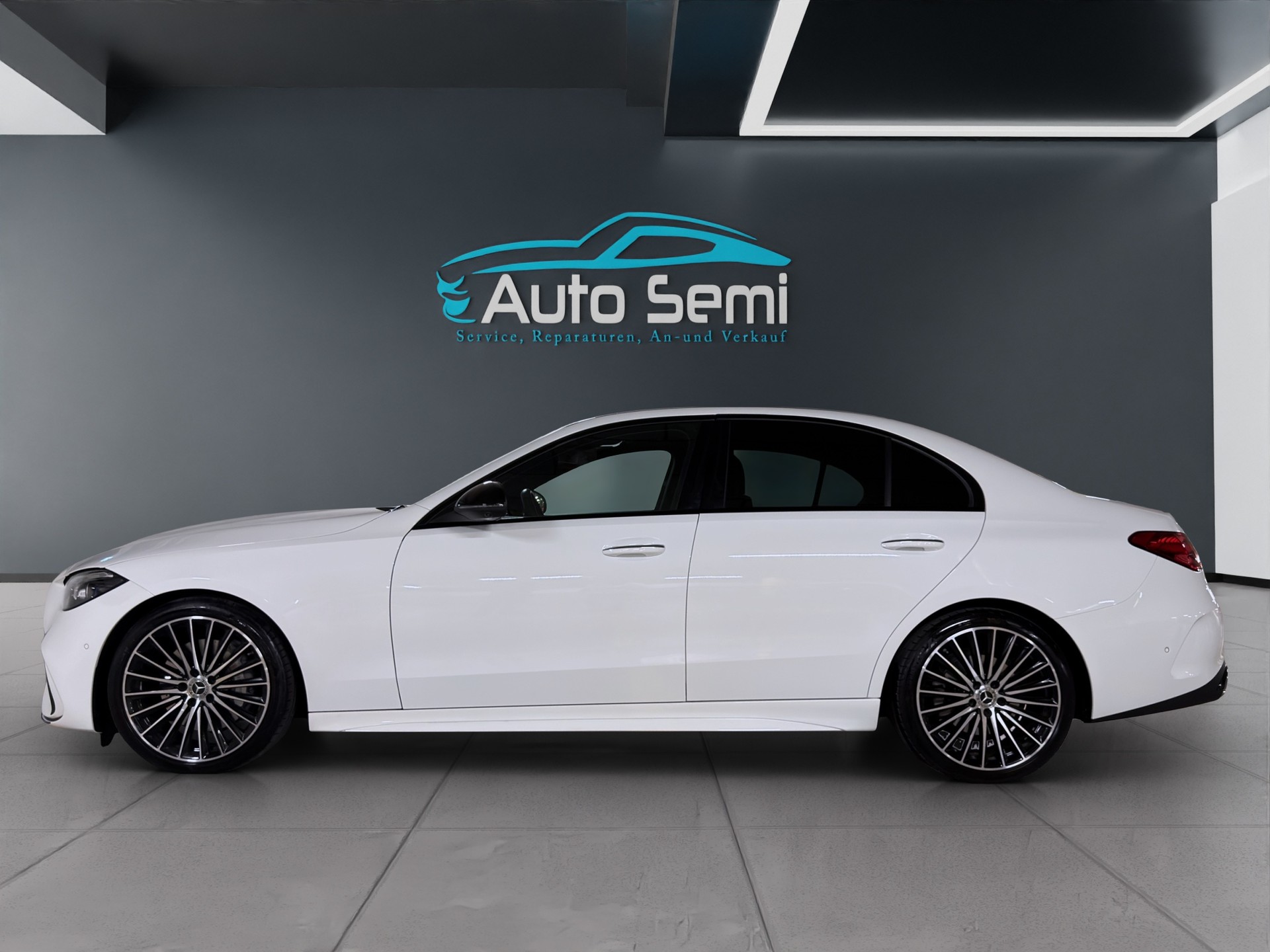 MERCEDES-BENZ C 300 4Matic AMG Line-showroom-element-1