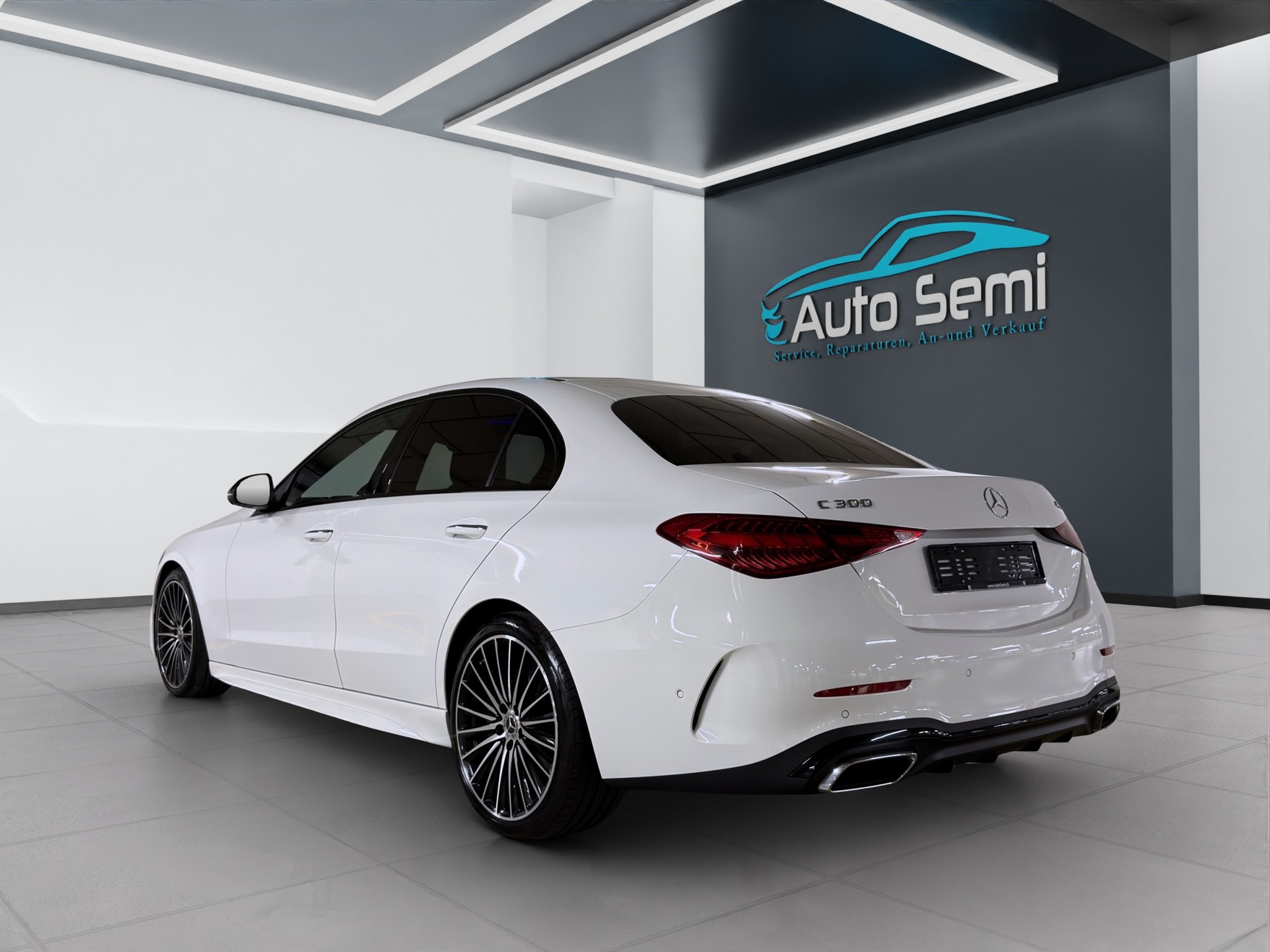 MERCEDES-BENZ C 300 4Matic AMG Line-showroom-element-2