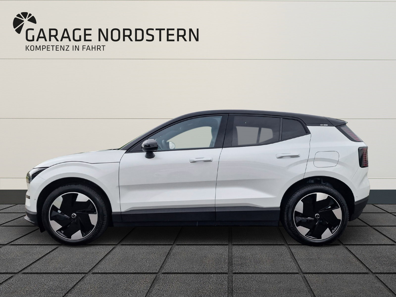 VOLVO EX30 E60 Twin Ultra Performance AWD-showroom-element-1