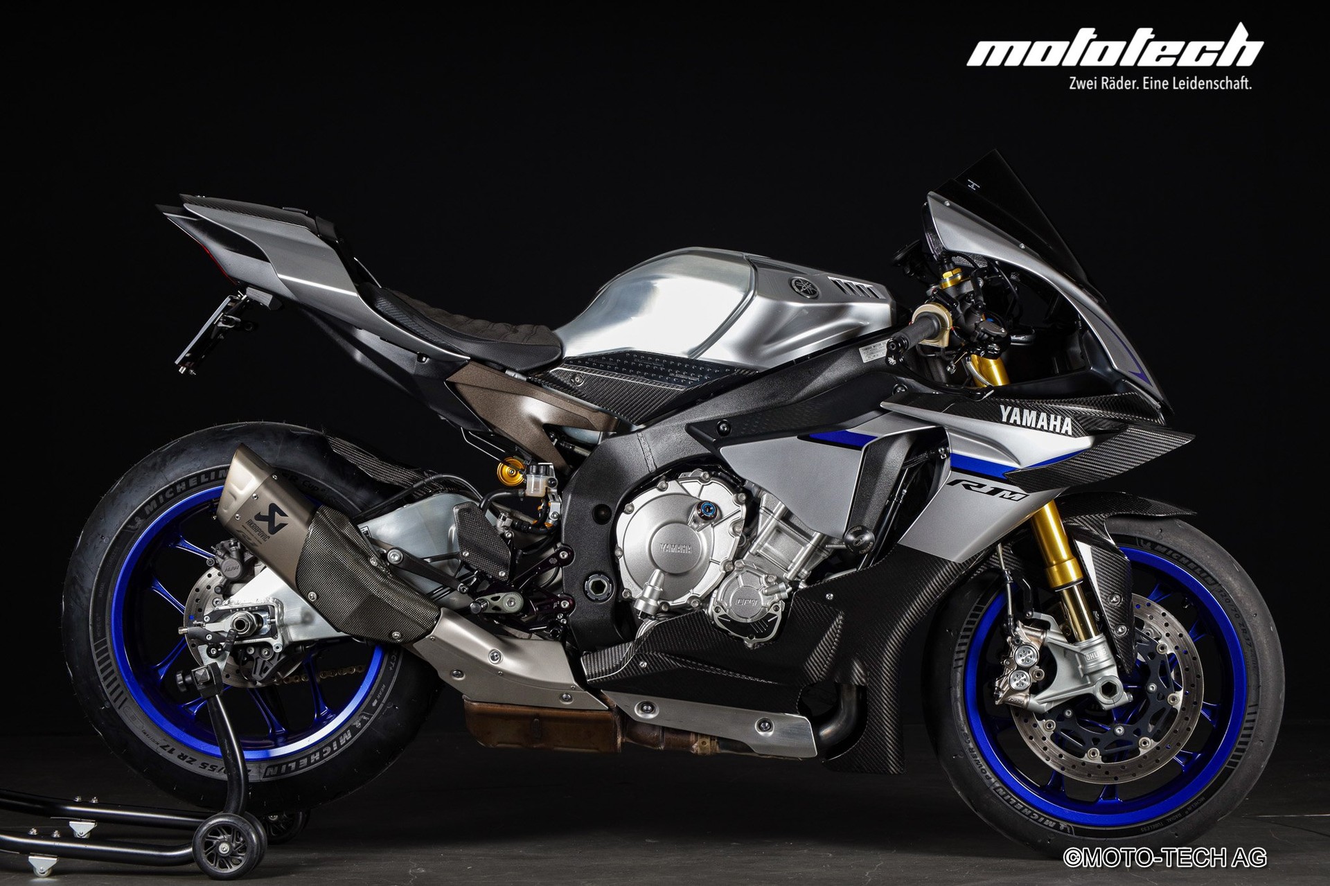 YAMAHA YZF-R1 M ABS AKRAPOVIC-image-1