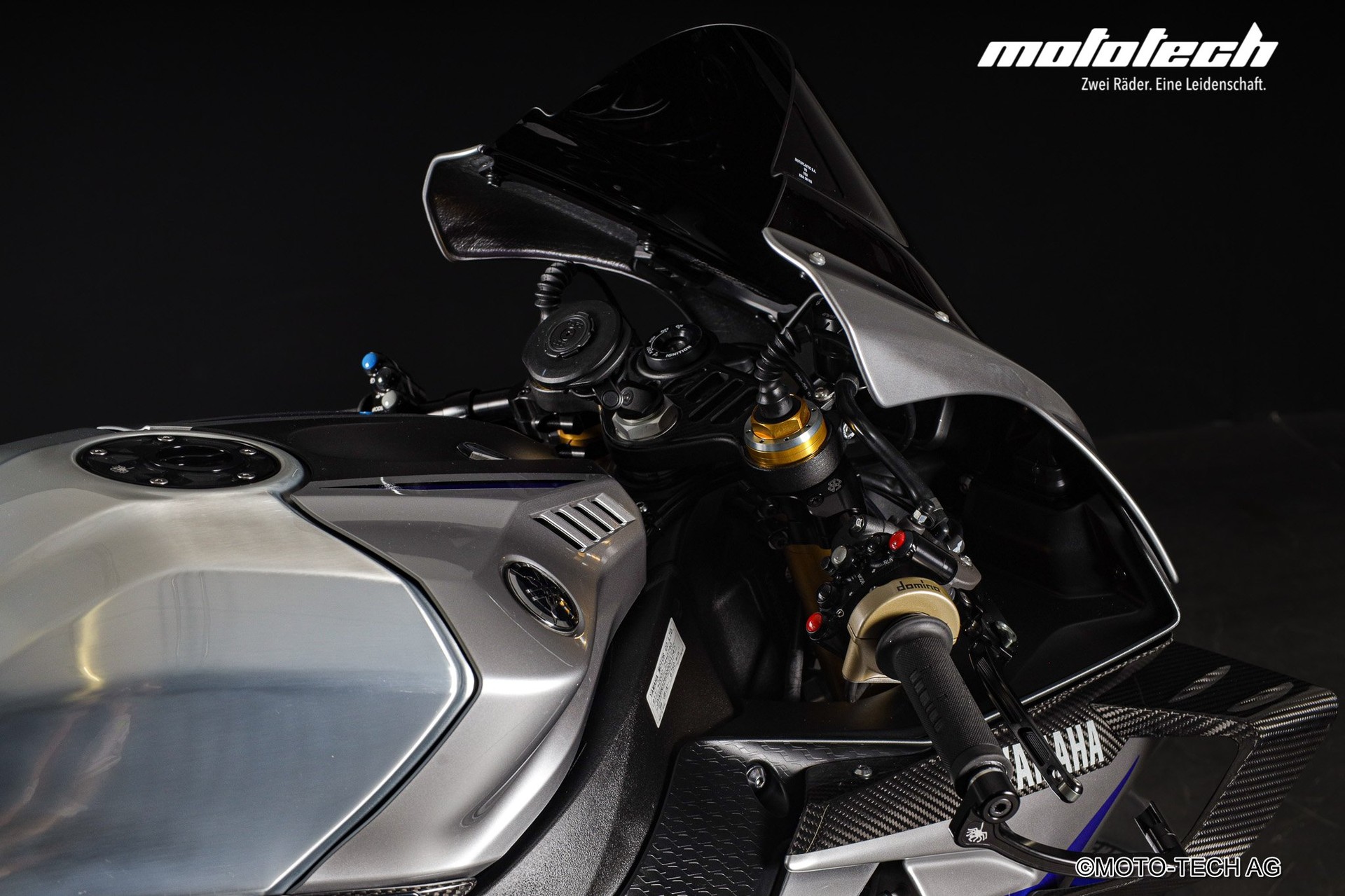YAMAHA YZF-R1 M ABS AKRAPOVIC-image-8