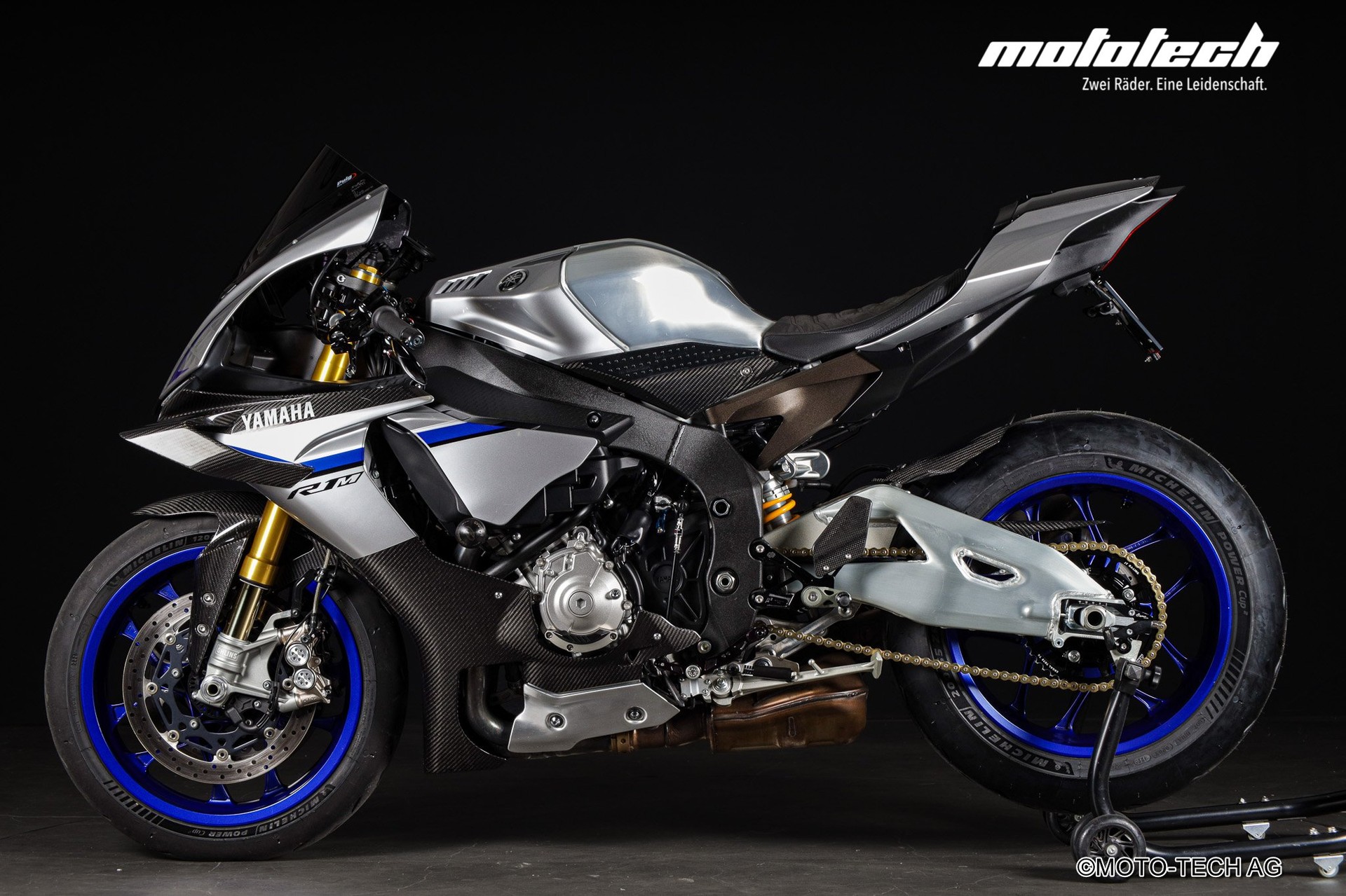 YAMAHA YZF-R1 M ABS AKRAPOVIC-image-4