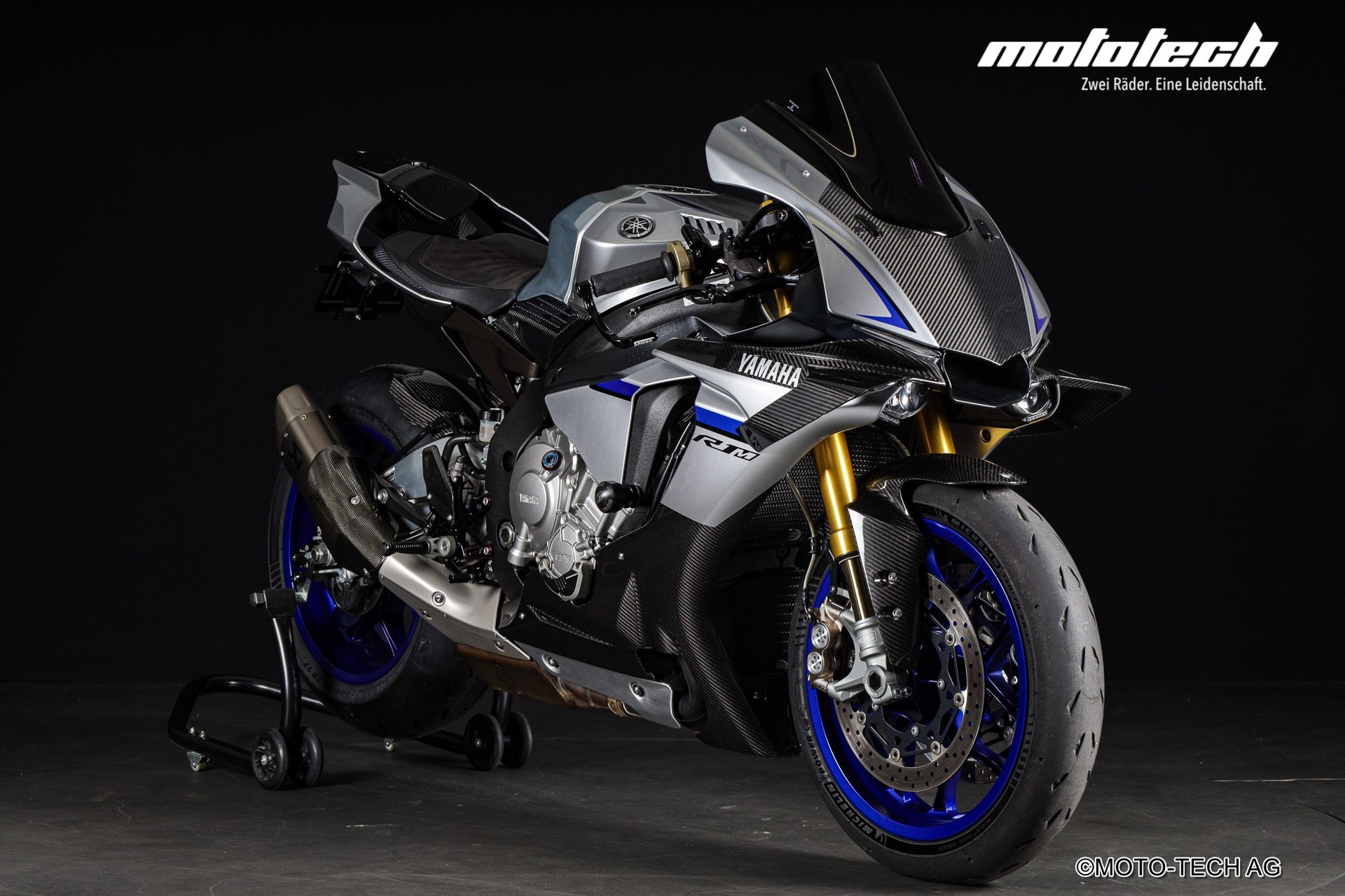 YAMAHA YZF-R1 M ABS AKRAPOVIC-image-0
