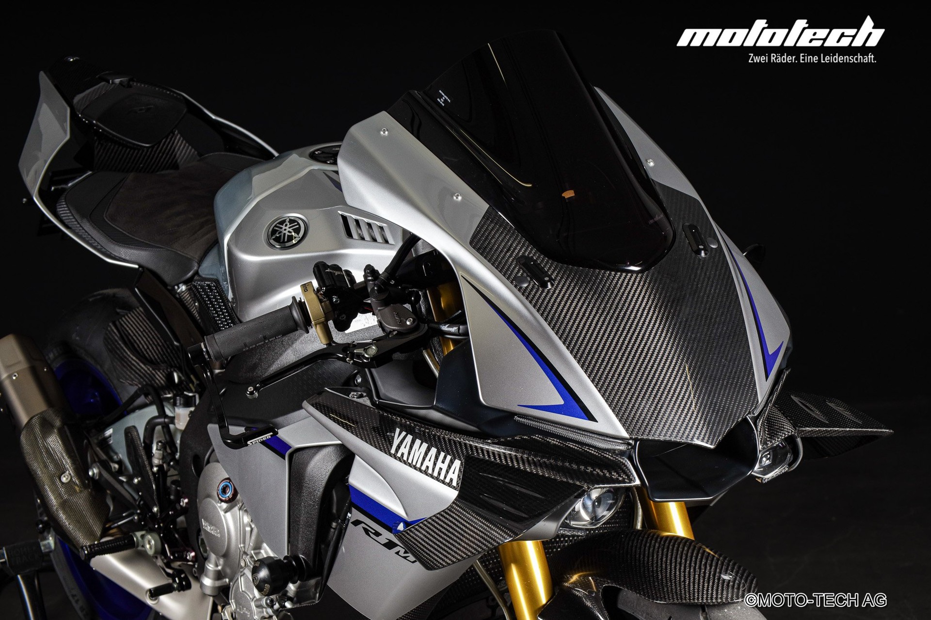 YAMAHA YZF-R1 M ABS AKRAPOVIC-image-9