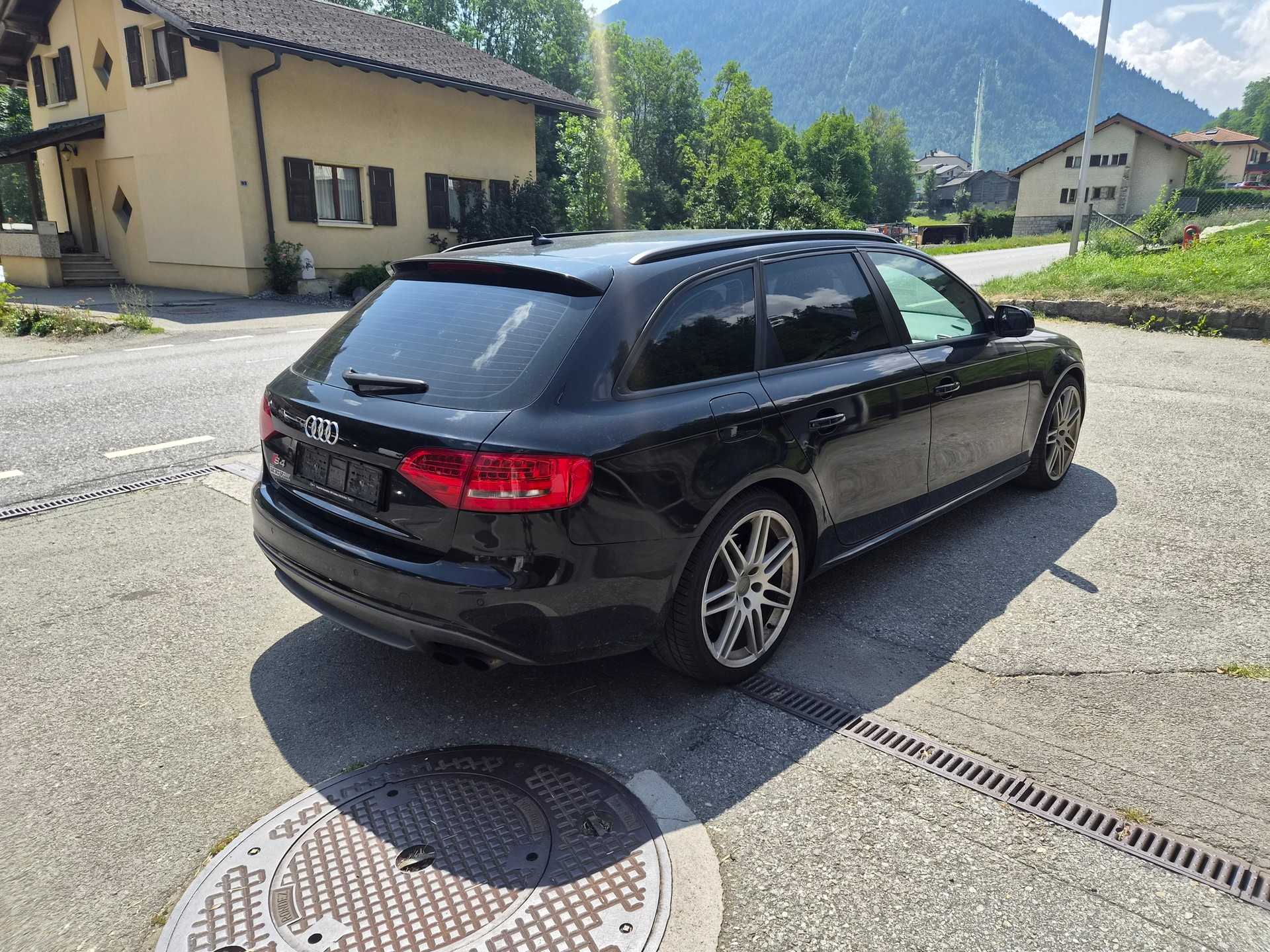 AUDI S4 Avant 3.0 TFSI quattro S-tronic-image-3