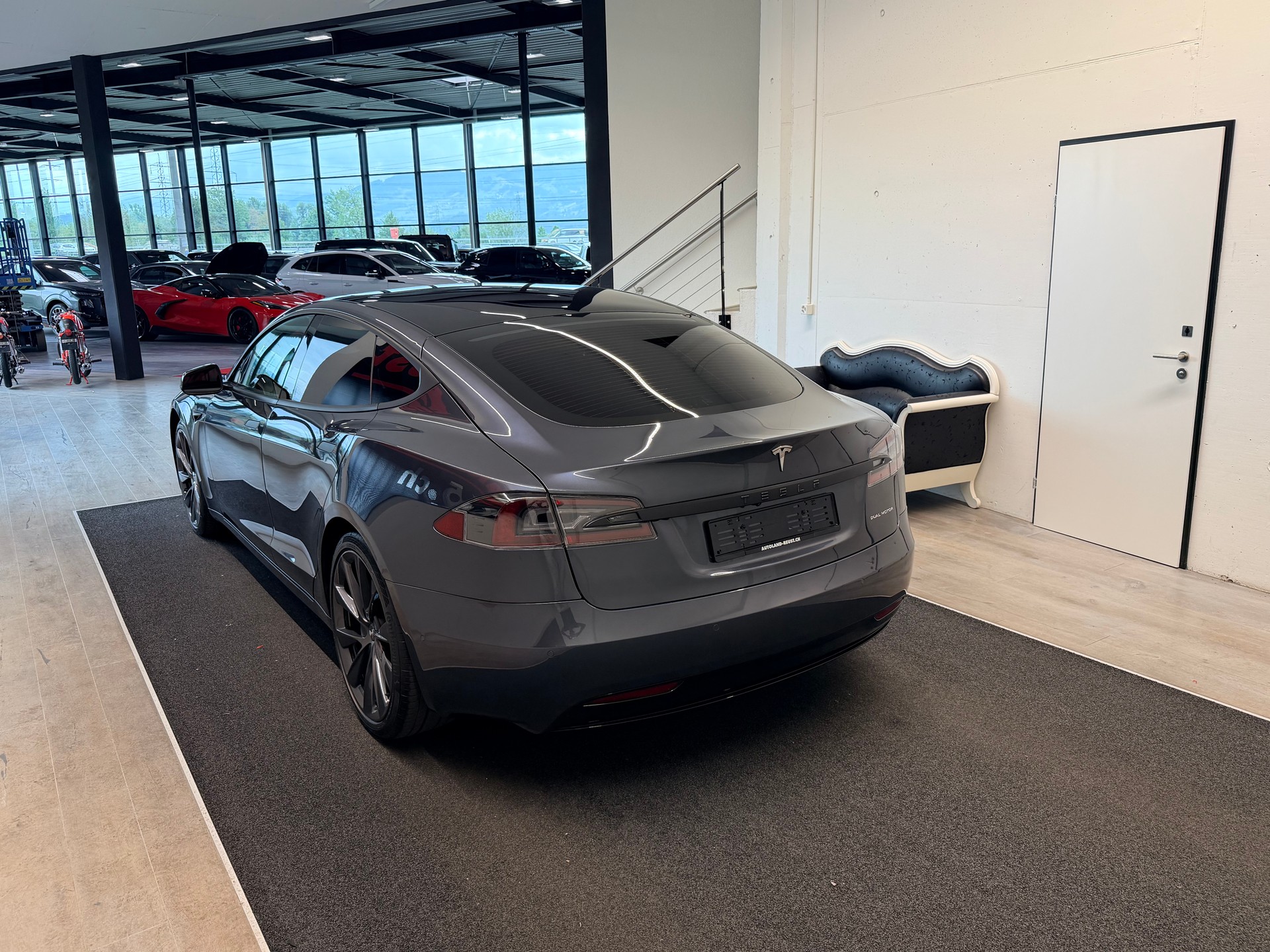 TESLA Model S Maximale-Reichweite *Raven*-image-9