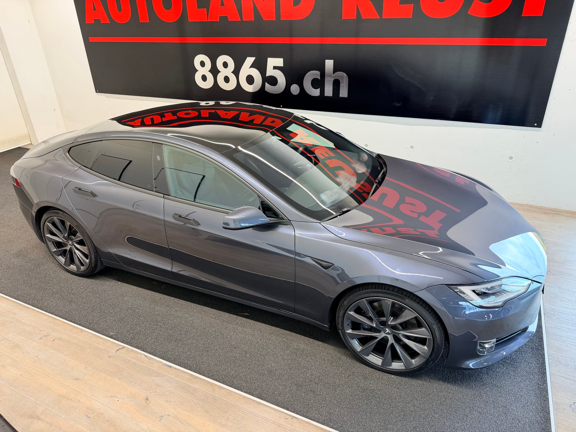 TESLA Model S Maximale-Reichweite *Raven*-image-4