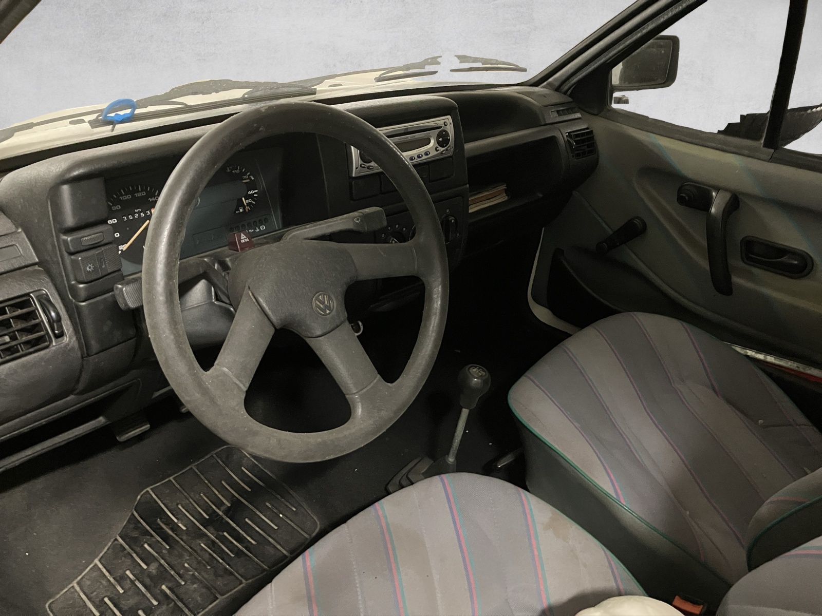VW Polo 1300 Fox-showroom-element-2
