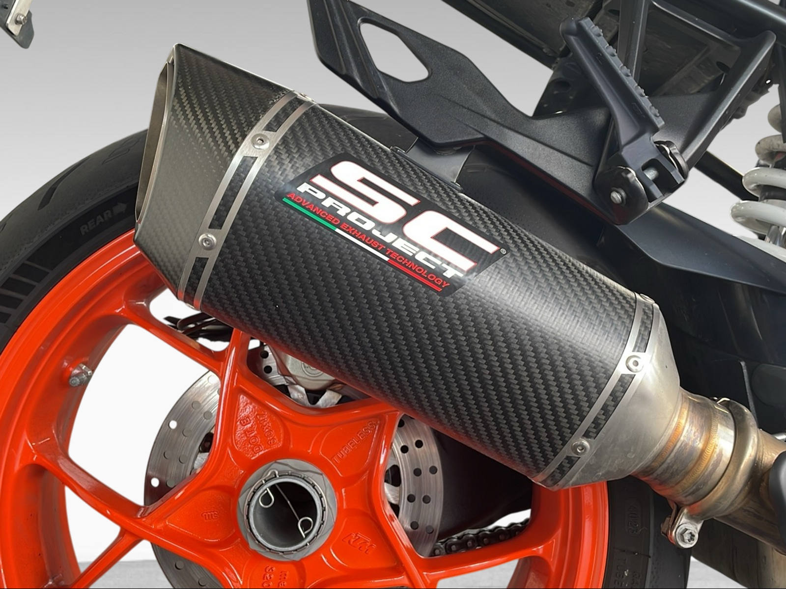 KTM 1290 Super Duke GT ABS-image-9