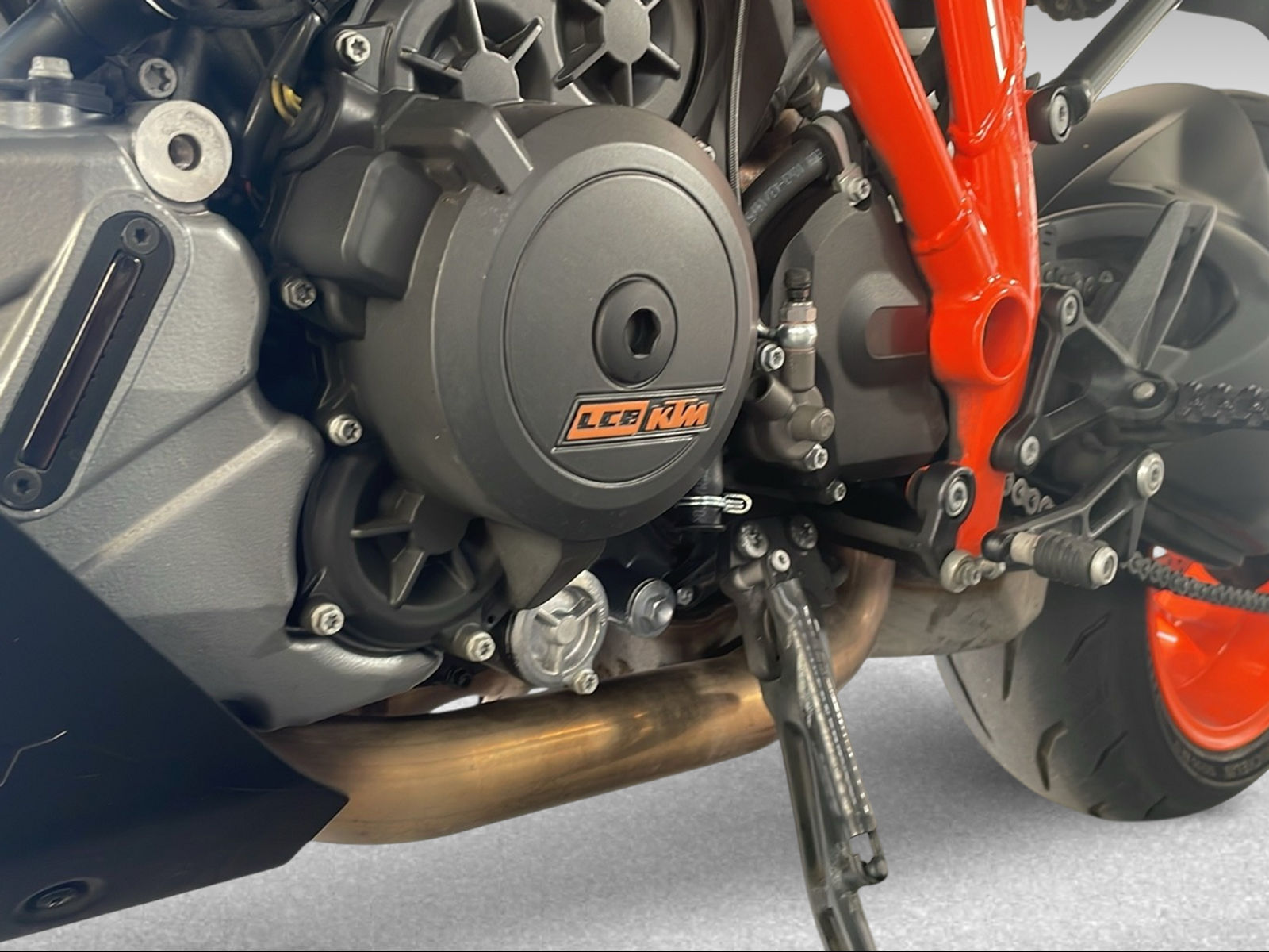 KTM 1290 Super Duke GT ABS-image-8