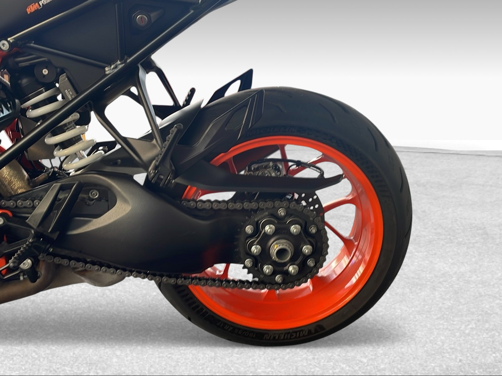 KTM 1290 Super Duke GT ABS-image-10