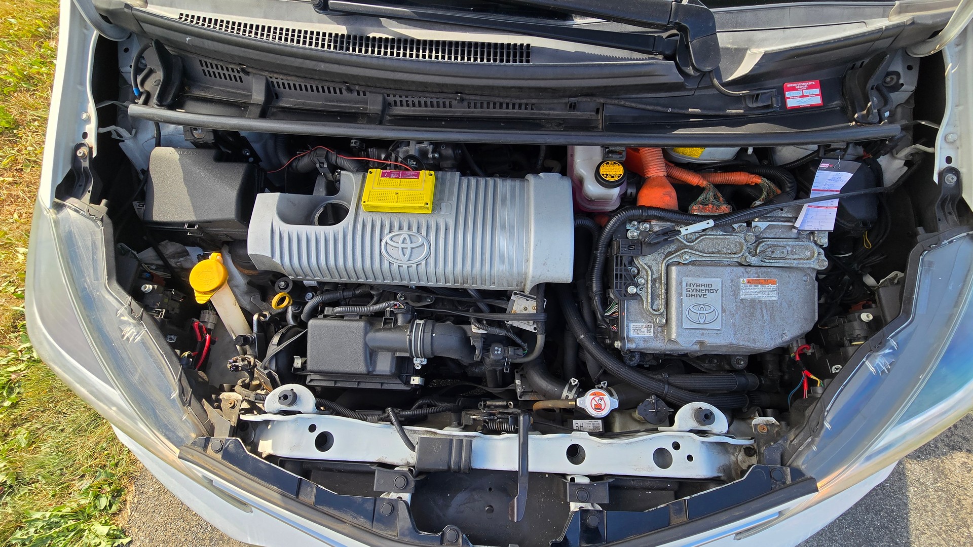 TOYOTA Yaris 1.5 VVT-i Hybrid Trend e-CVT-image-26
