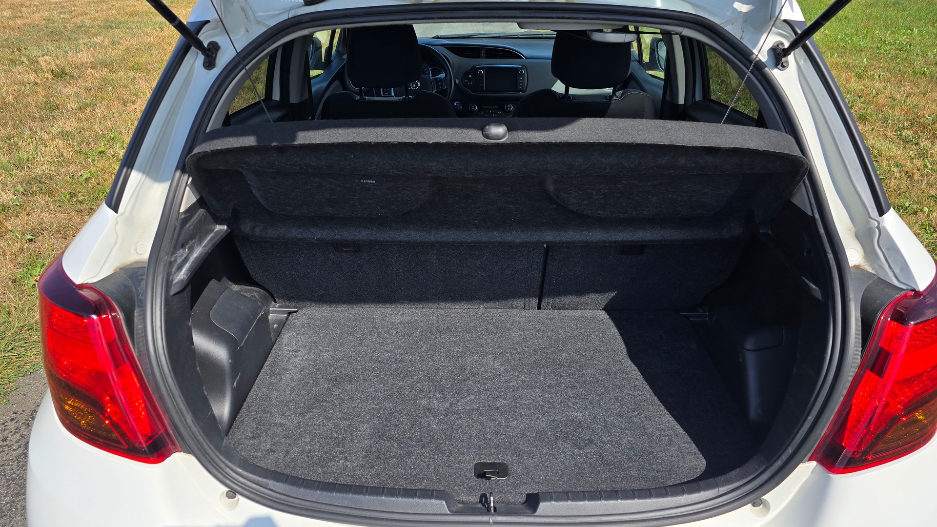 TOYOTA Yaris 1.5 VVT-i Hybrid Trend e-CVT-image-8