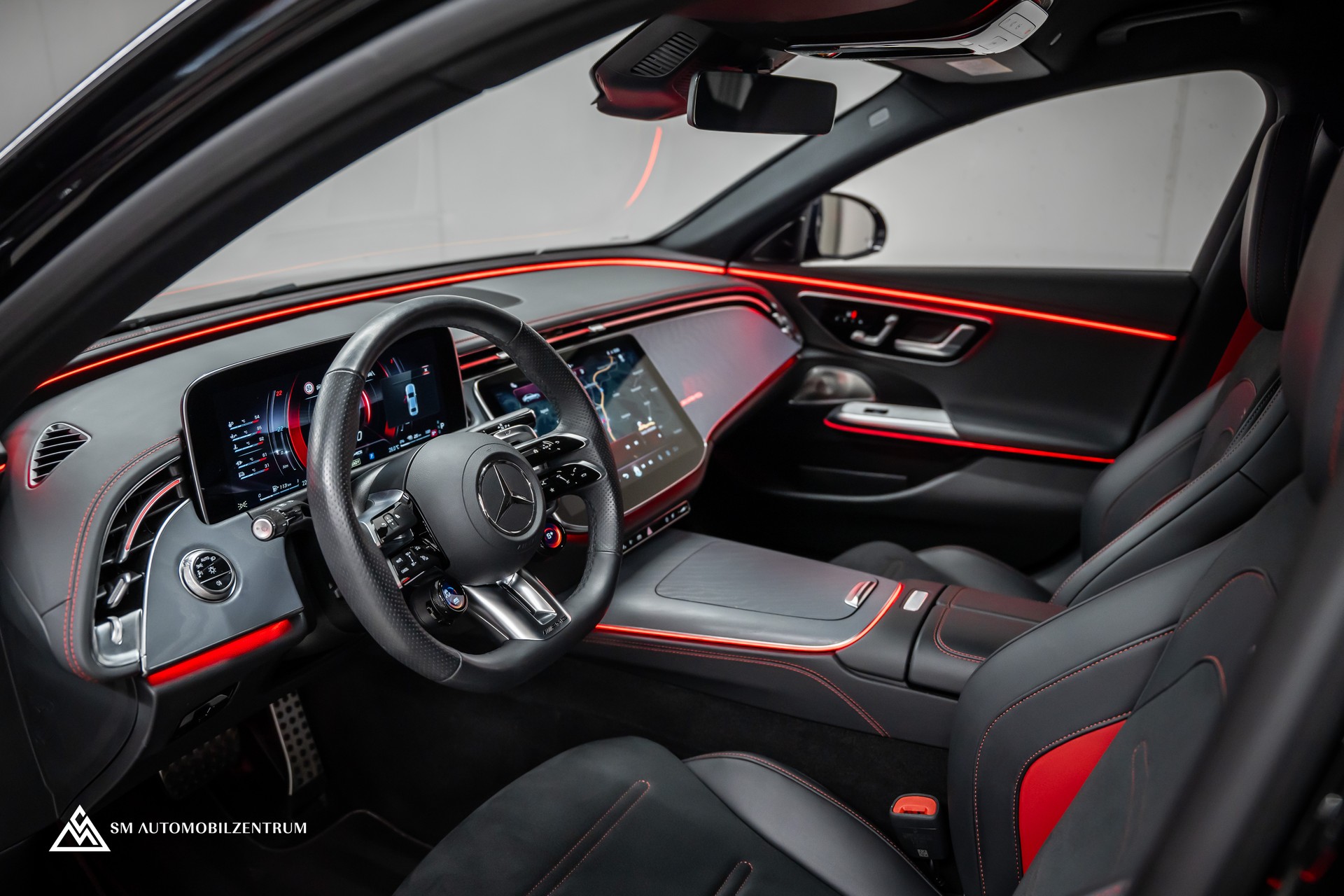 MERCEDES-BENZ E 53 Hybrid AMG 4matic+ 9G-Tronic / 360° / Burmester / Night Paket II / AHK-image-17