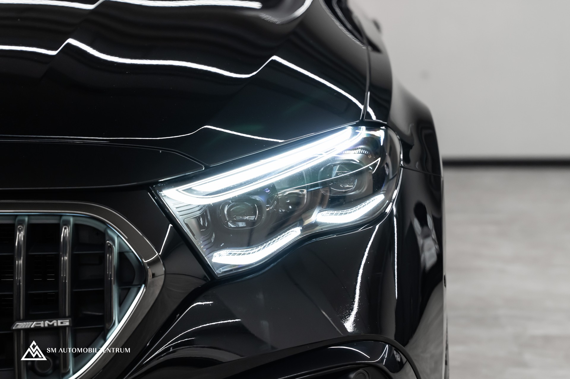 MERCEDES-BENZ E 53 Hybrid AMG 4matic+ 9G-Tronic / 360° / Burmester / Night Paket II / AHK-showroom-element-2