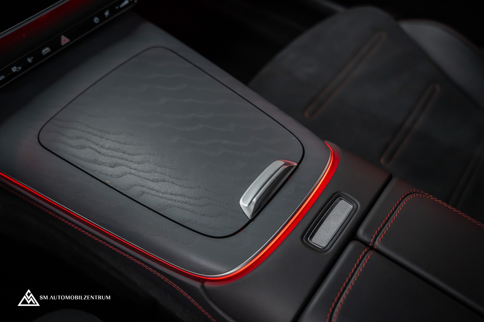 MERCEDES-BENZ E 53 Hybrid AMG 4matic+ 9G-Tronic / 360° / Burmester / Night Paket II / AHK-image-33