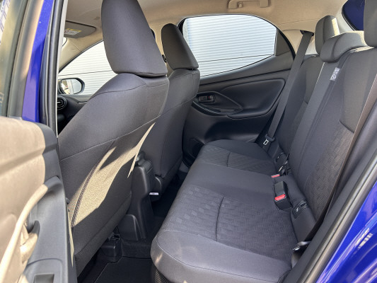 TOYOTA Yaris 1.5 Comfort e-CVT-image-13