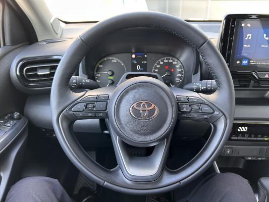 TOYOTA Yaris 1.5 Comfort e-CVT-image-7