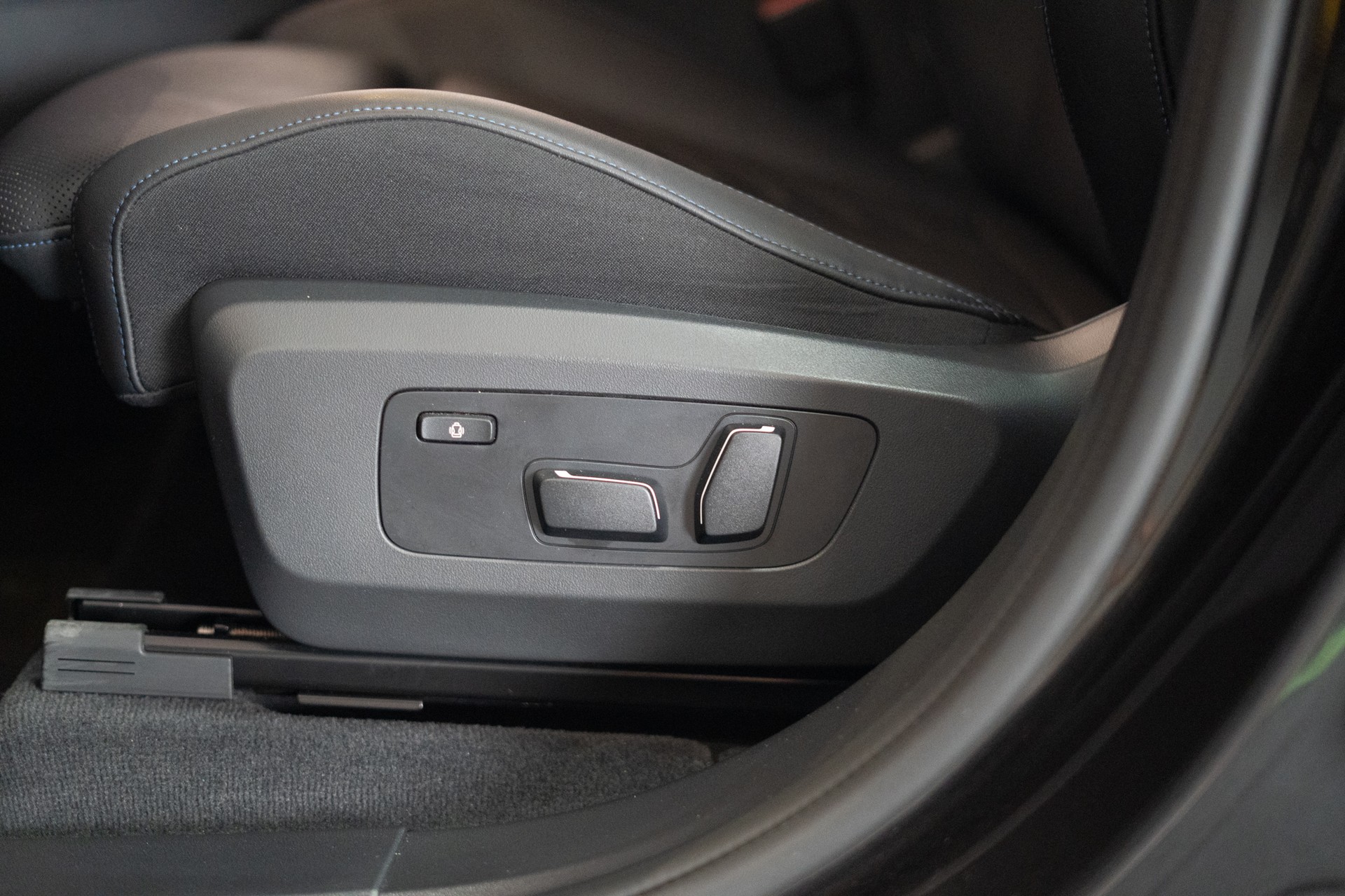BMW X3 20i xDrive / Rückfahrkamera / Ambientebeleuchtung / Anhängerkupplung-image-13