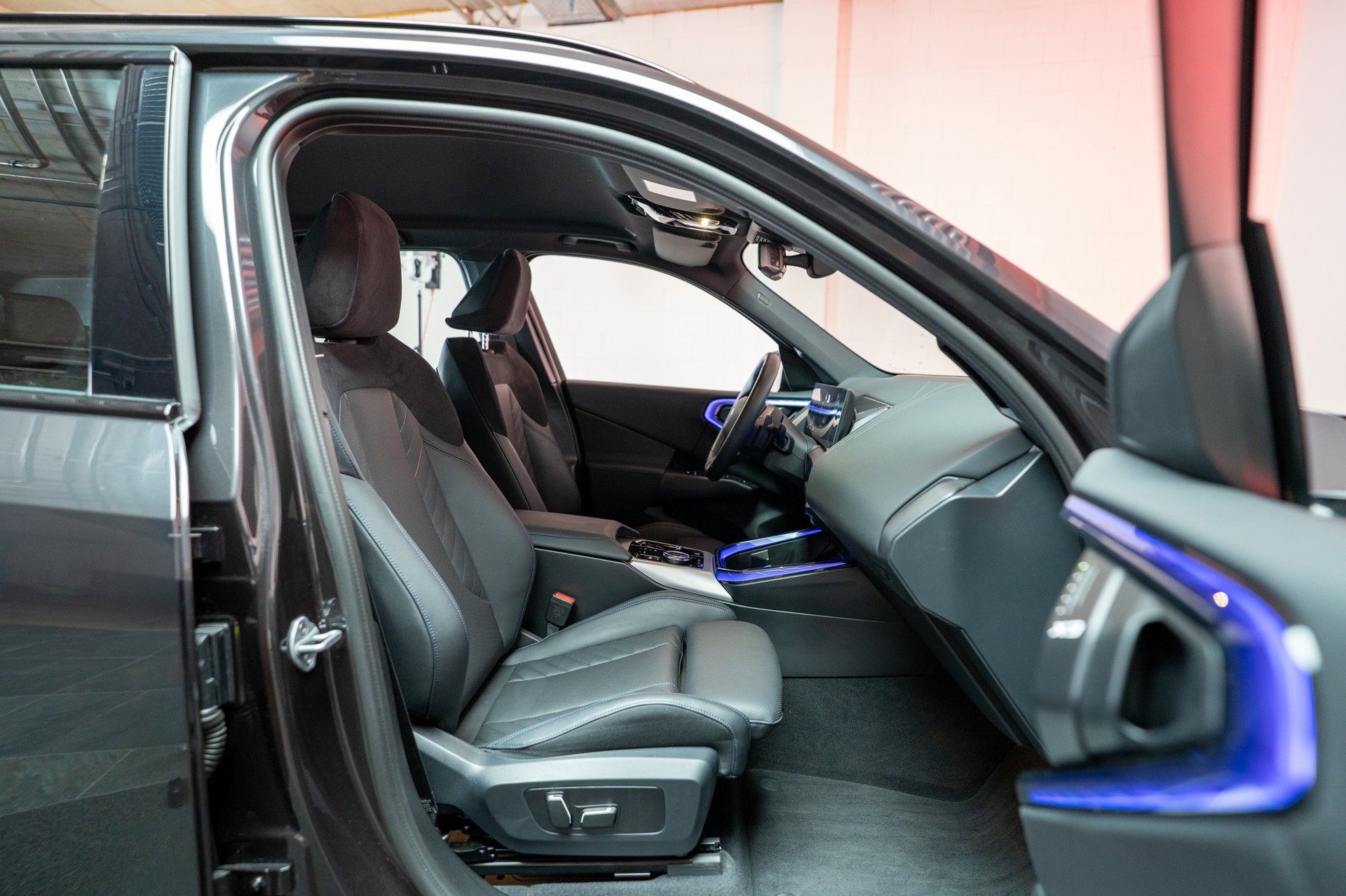 BMW X3 20i xDrive / Rückfahrkamera / Ambientebeleuchtung / Anhängerkupplung-image-17