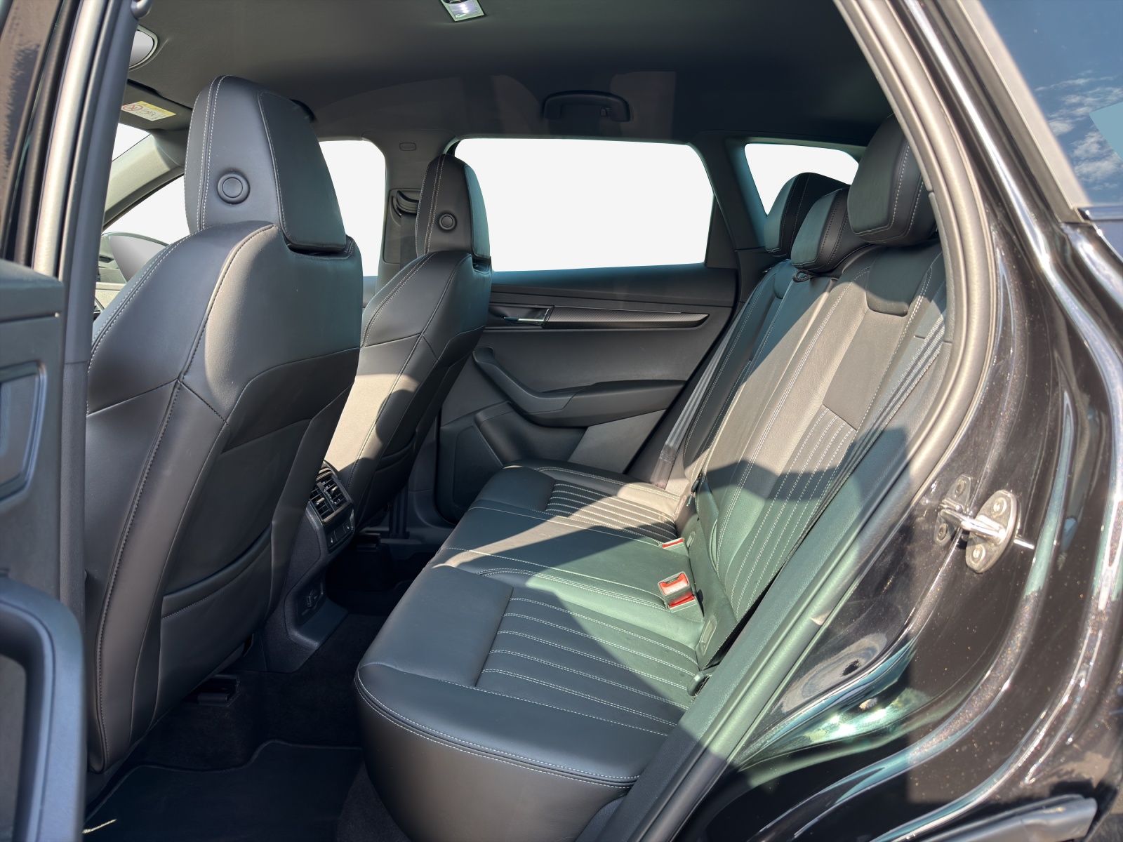 SKODA Karoq 2.0 TSI SportLine 4x4 DSG-image-11