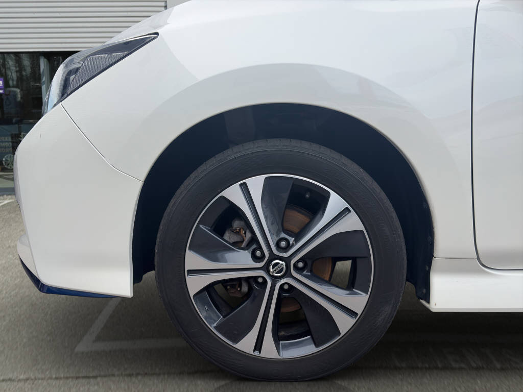NISSAN Leaf e+ Tekna 62 kWh-image-16