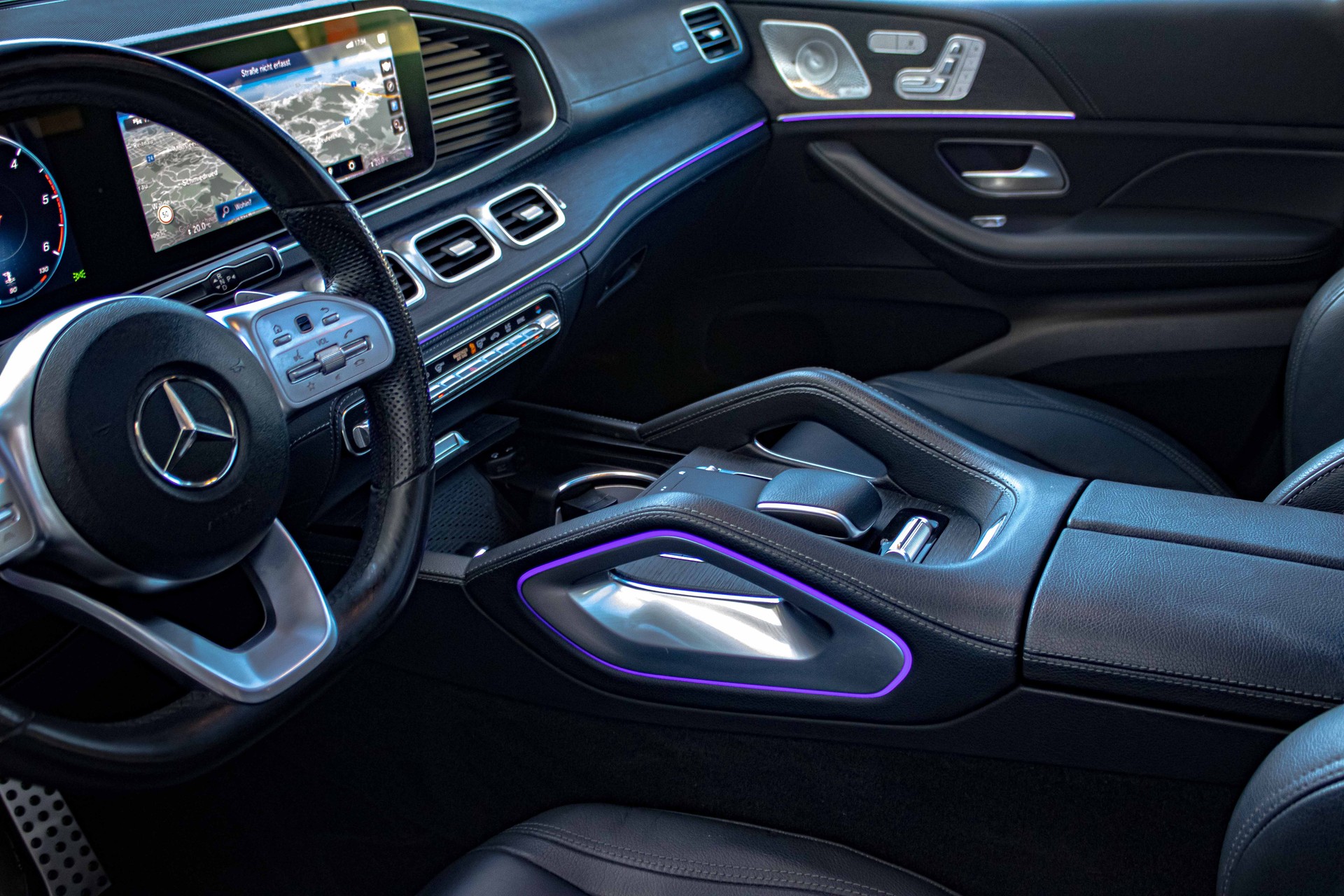 MERCEDES-BENZ GLE 300 d 4Matic AMG Line 9G-Tronic-image-10