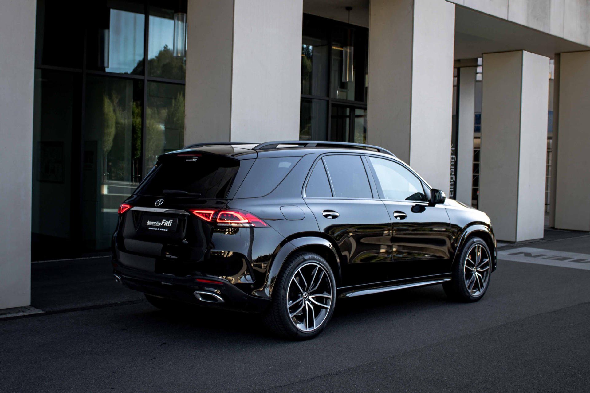 MERCEDES-BENZ GLE 300 d 4Matic AMG Line 9G-Tronic-image-6