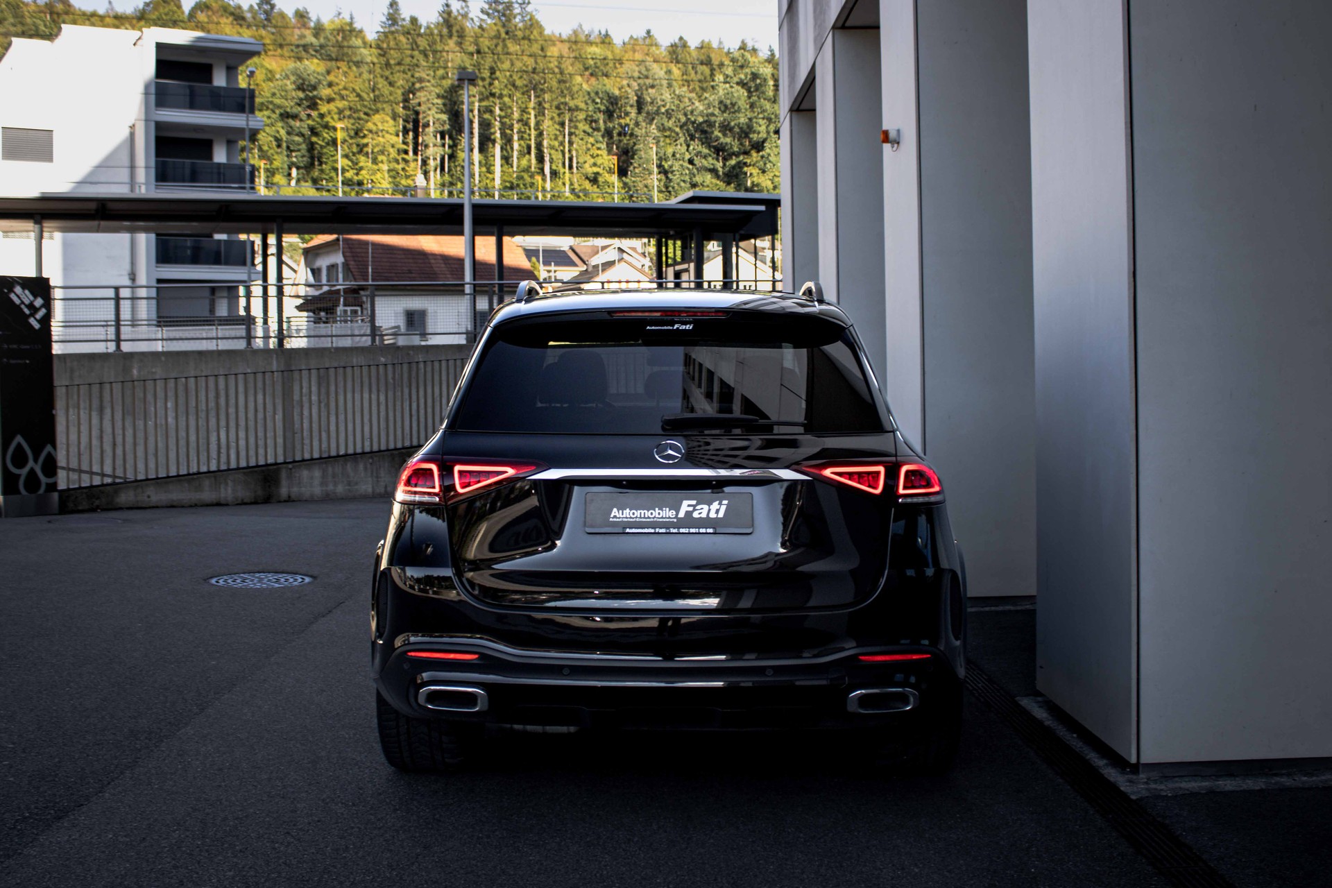 MERCEDES-BENZ GLE 300 d 4Matic AMG Line 9G-Tronic-showroom-element-3