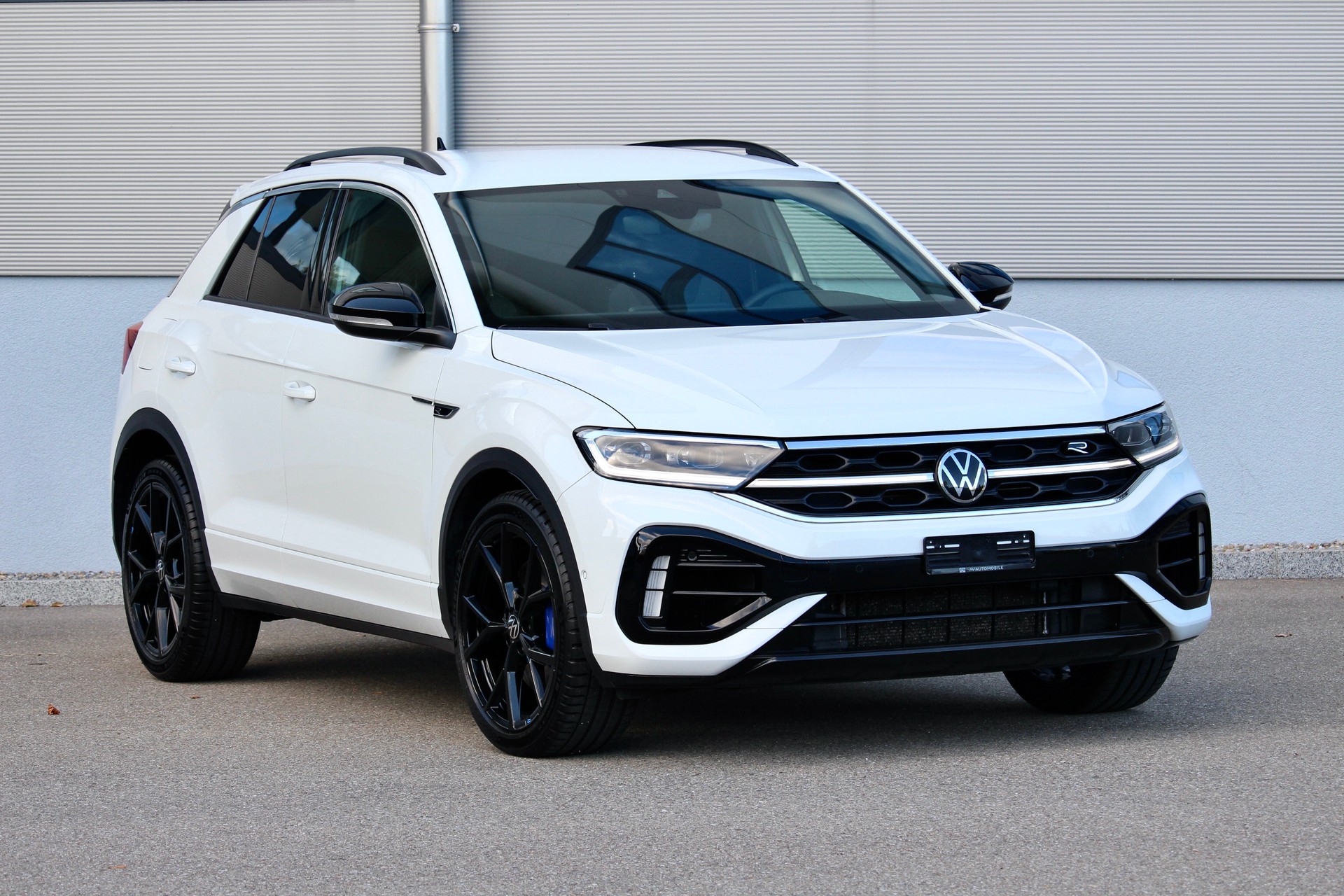 VW T-Roc 2.0 TSI R DSG 4Motion 300PS ° FACELIFT Modell °AKRAPOVIC Titanabgasanlage ° 19 Zoll R Aluräder-image-9