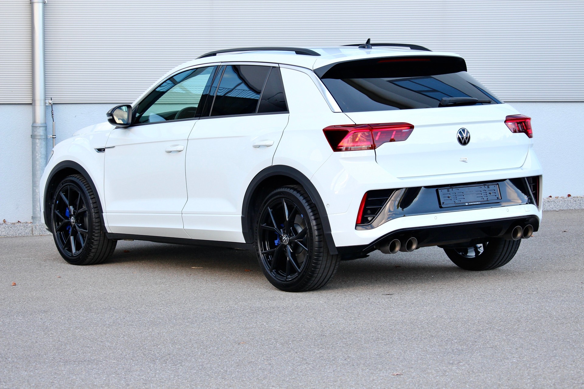 VW T-Roc 2.0 TSI R DSG 4Motion 300PS ° FACELIFT Modell °AKRAPOVIC Titanabgasanlage ° 19 Zoll R Aluräder-image-10