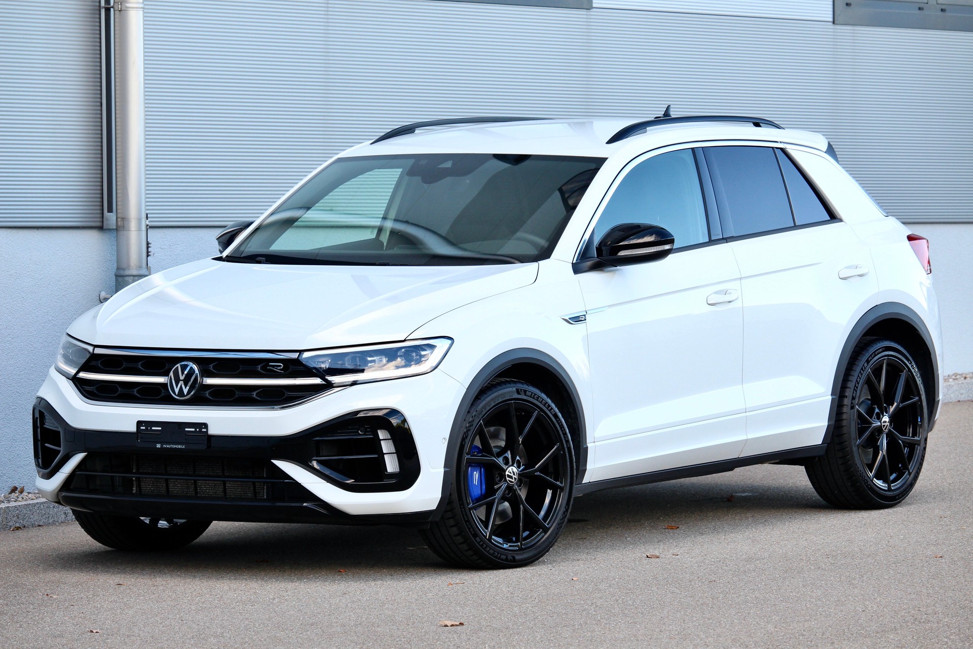 VW T-Roc 2.0 TSI R DSG 4Motion 300PS ° FACELIFT Modell °AKRAPOVIC Titanabgasanlage ° 19 Zoll R Aluräder