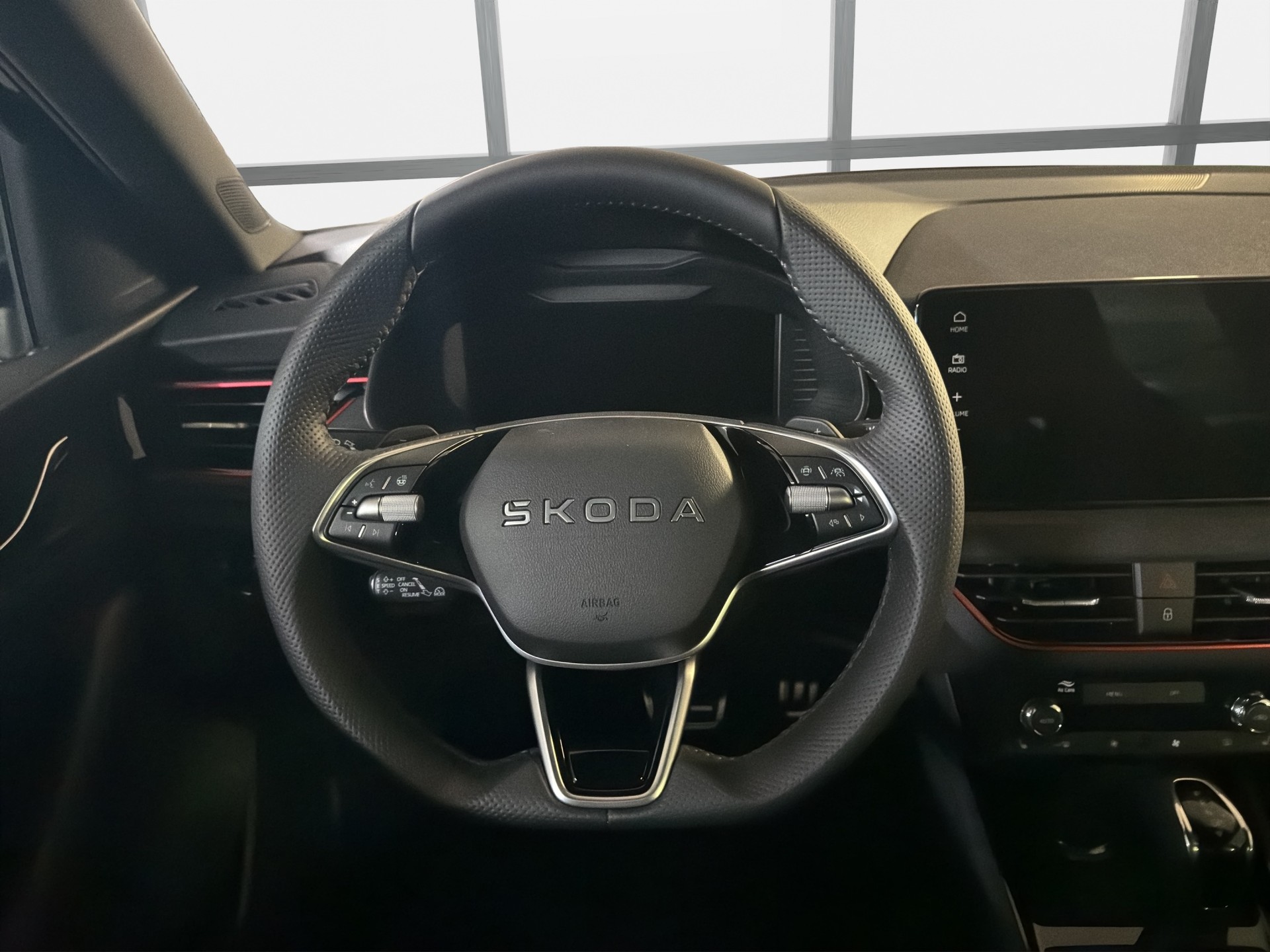 SKODA Kamiq 1.0 TSI Dynamic DSG-image-8
