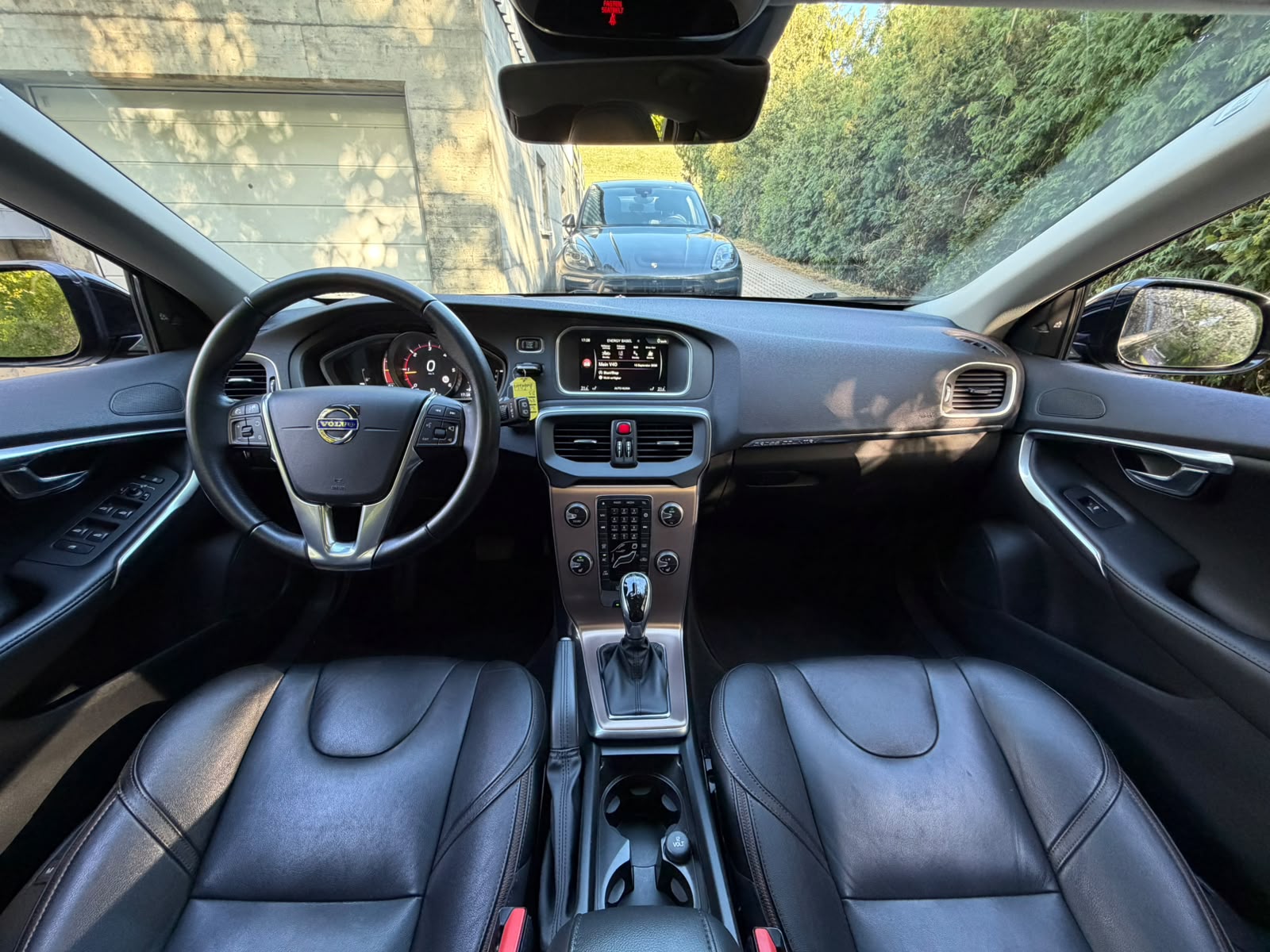 VOLVO V40 Cross Country D3 Summum Geartronic-image-18