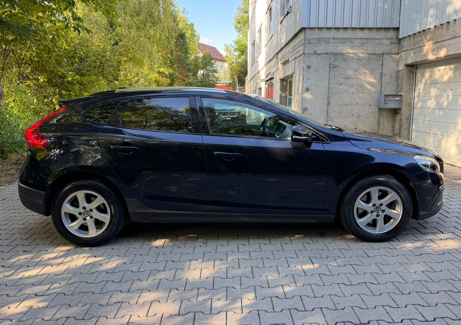 VOLVO V40 Cross Country D3 Summum Geartronic-image-5