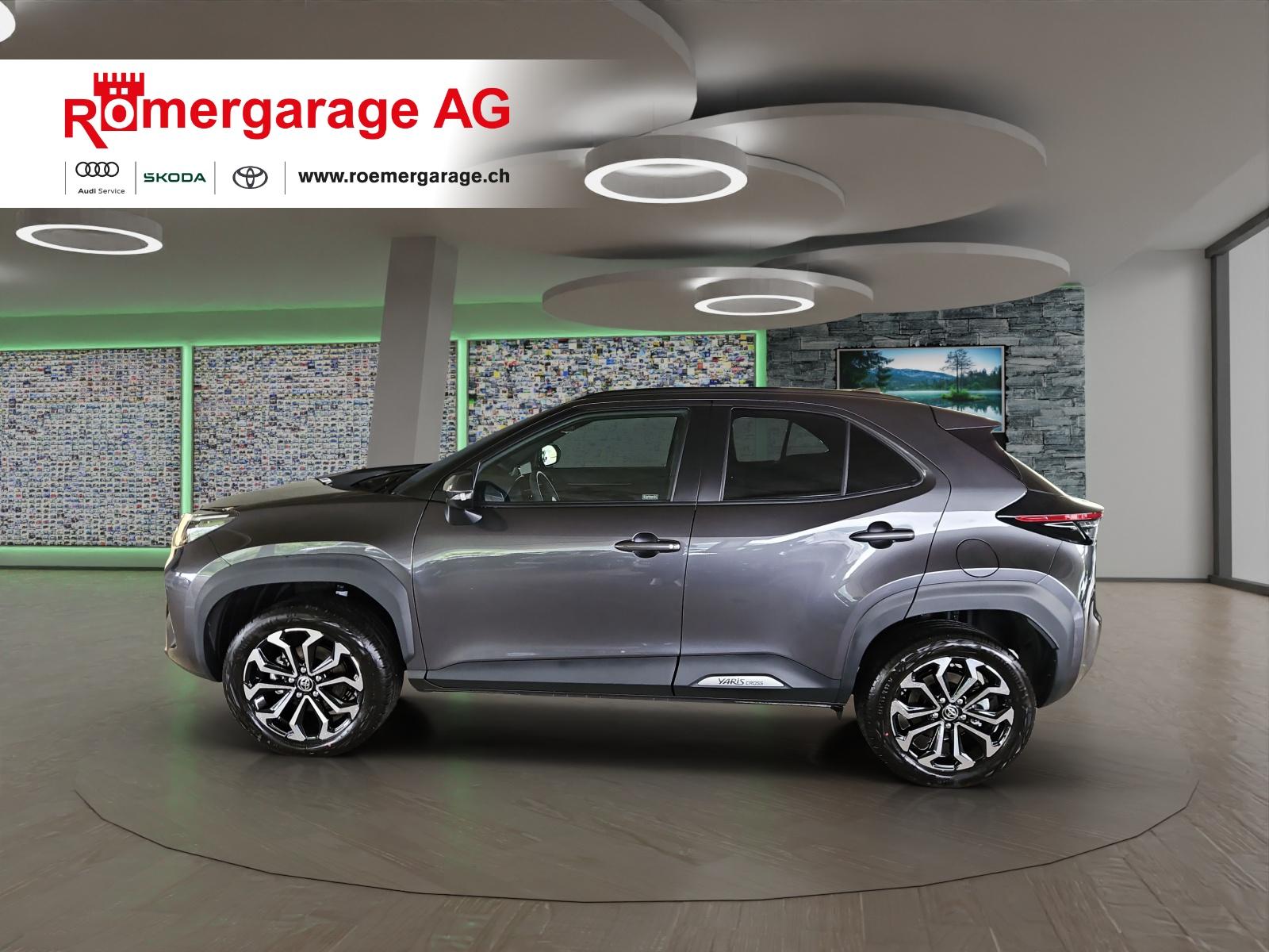 TOYOTA Yaris Cross 1.5 VVT-i HSD Trend AWD-i-showroom-element-1