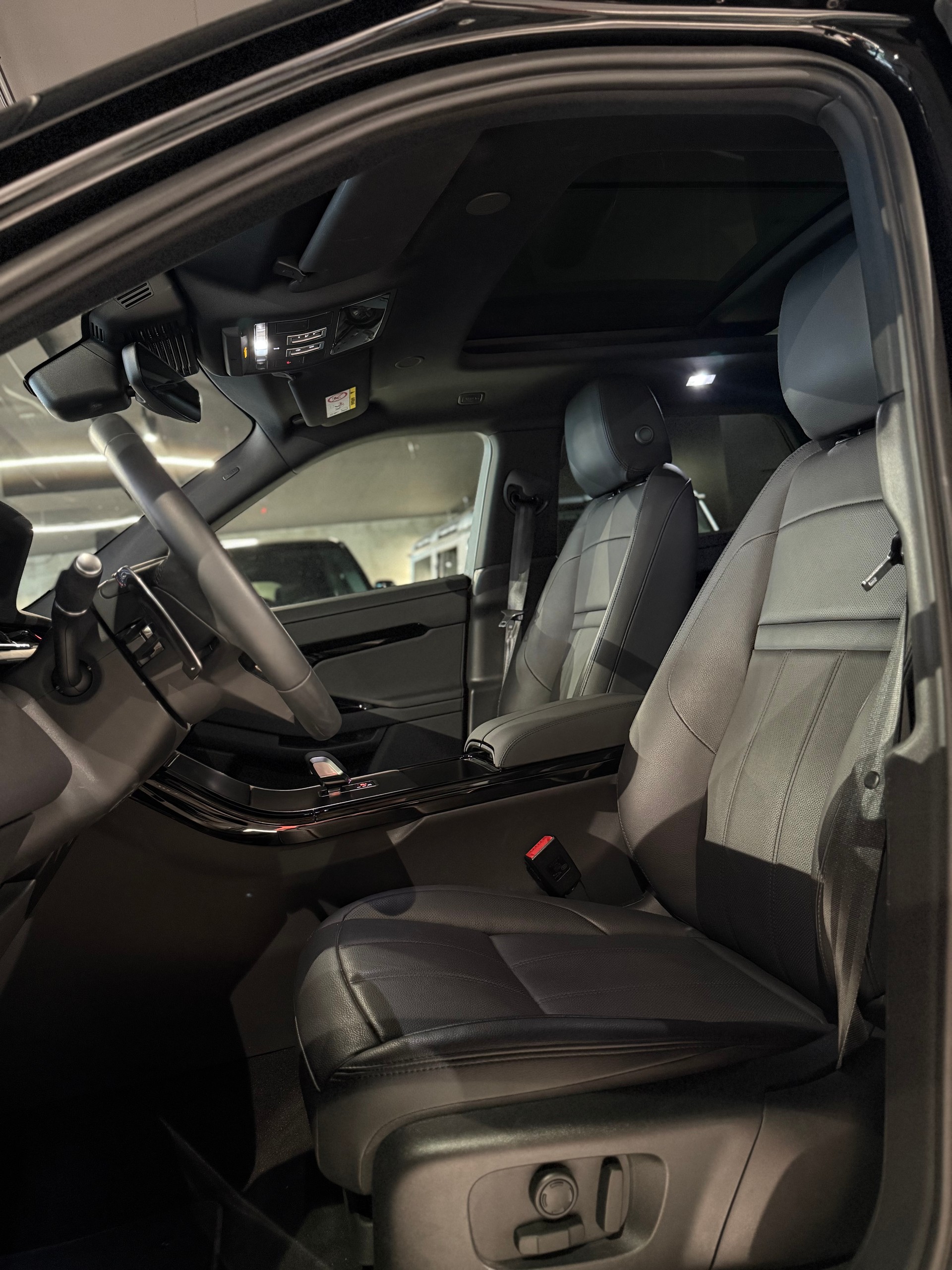 LAND ROVER Range Rover Evoque R-Dynamic D 200 MHEV SE AT9-image-6