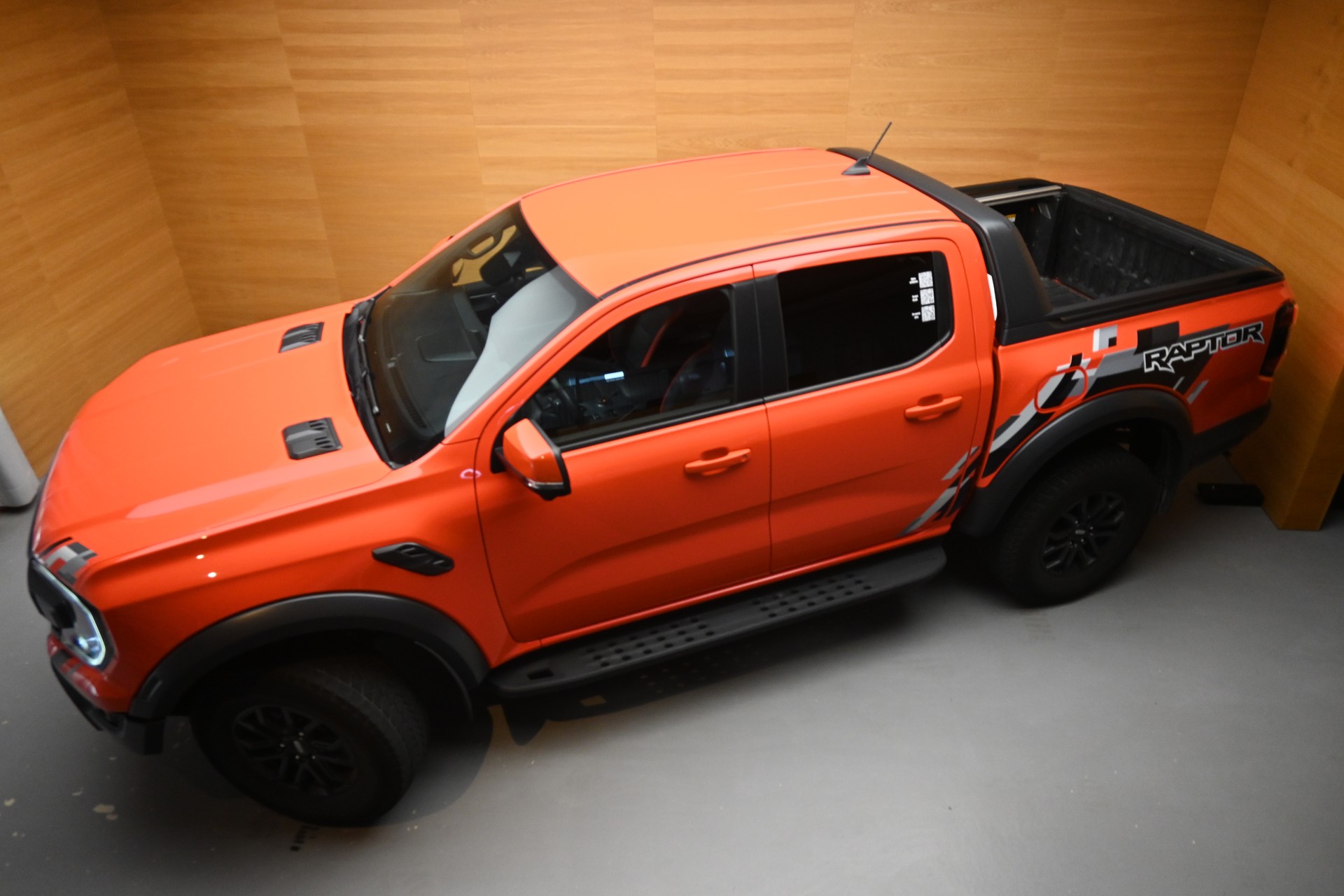 FORD Ranger Raptor 3.0 Eco Boost 4x4 A-showroom-element-3