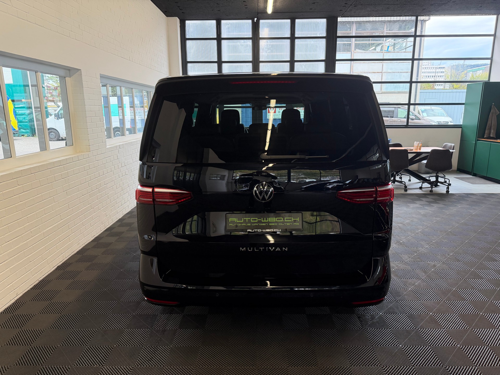 VW Multivan 2.0 TDI Life DSG Lang * LEDER ALCANTARA 7 SITZE *-showroom-element-3