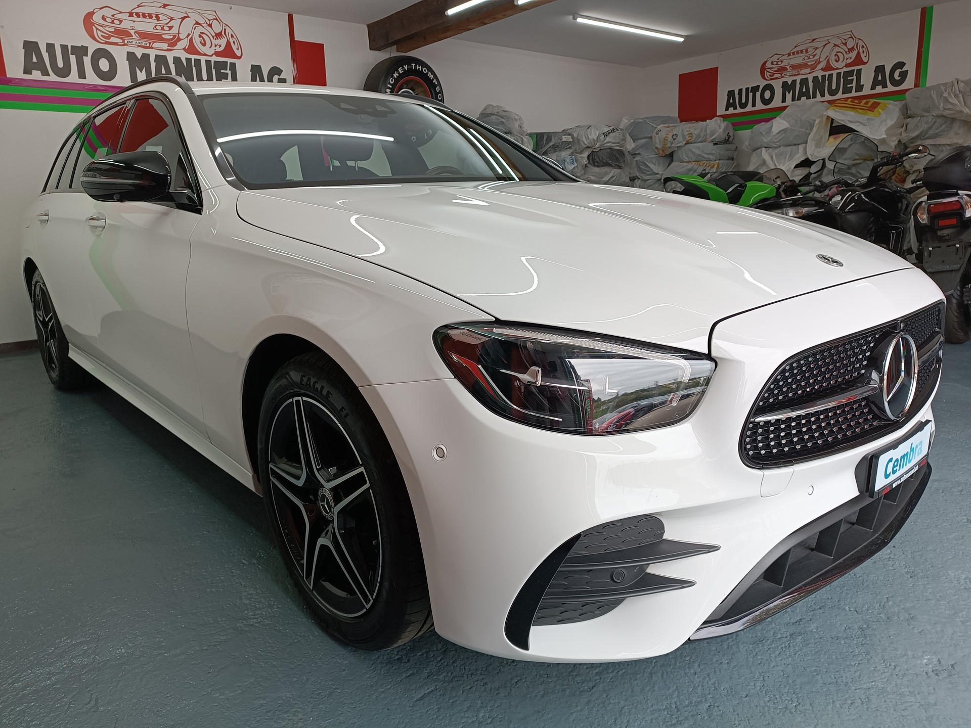 MERCEDES-BENZ E 220 d T 4Matic AMG Line 9G-Tronic-image-1