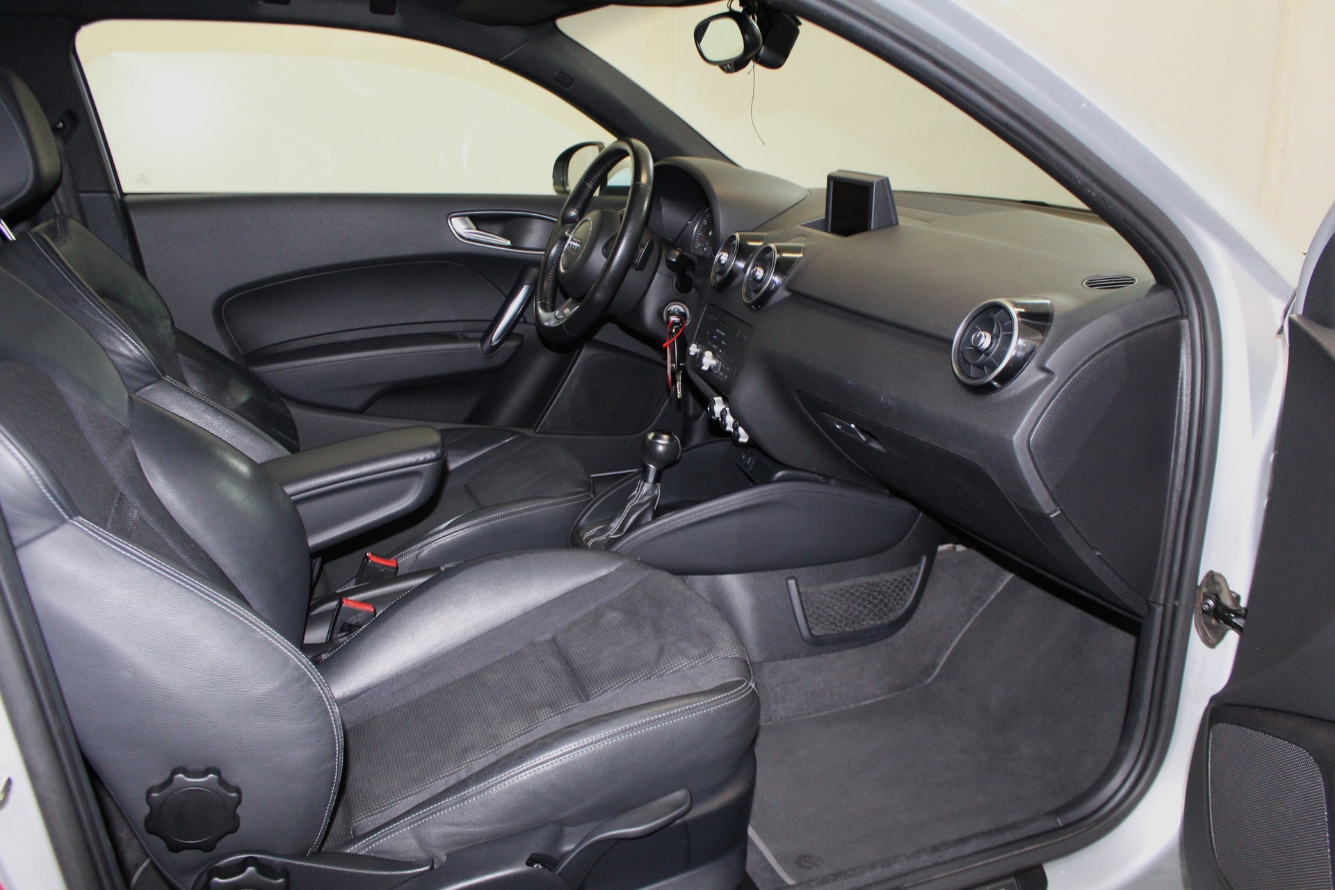 AUDI A1 Sport 1.4 TFSI Ambition S-Tronic-image-9
