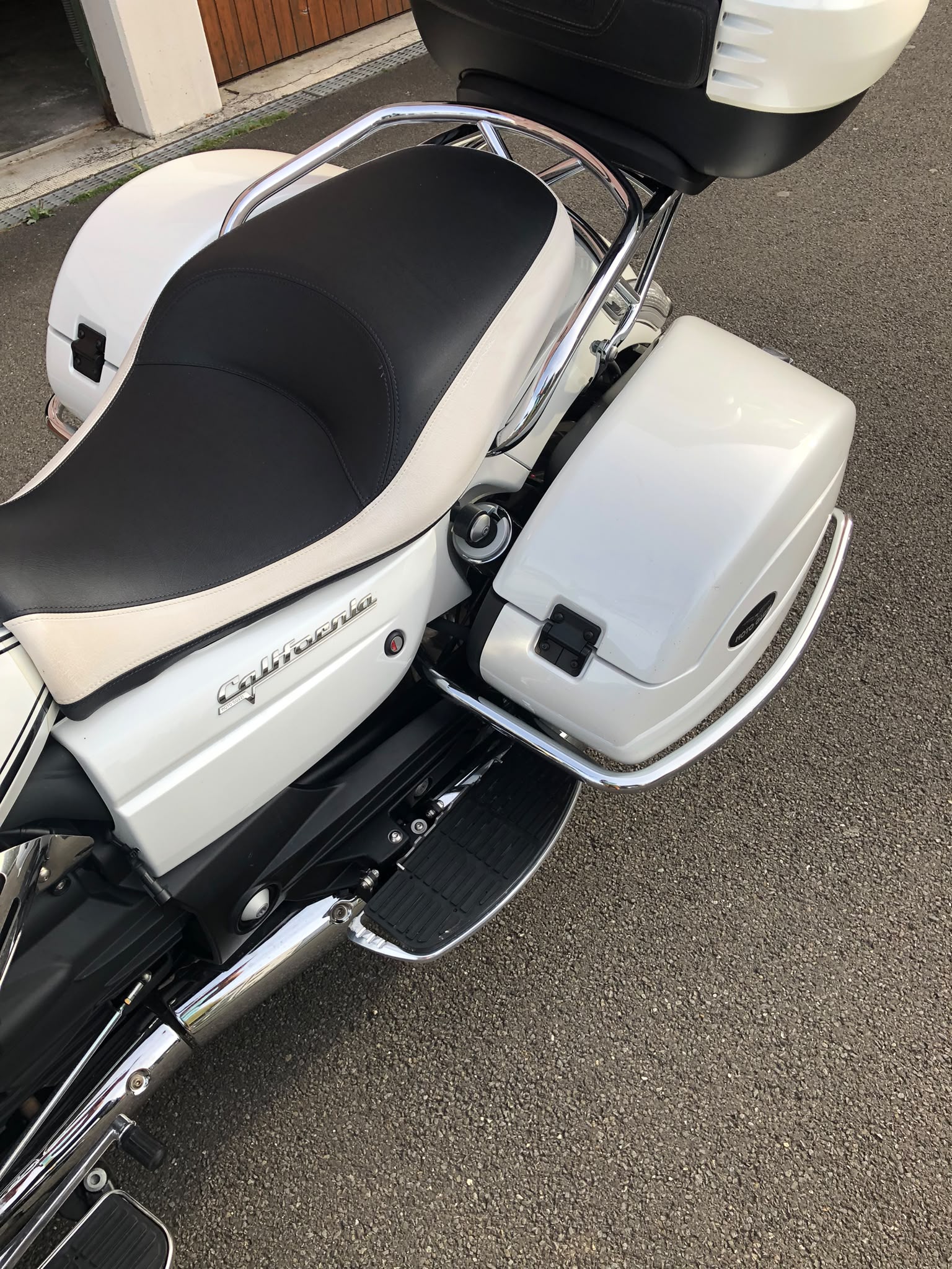 MOTO GUZZI California 1400 Touring-image-12