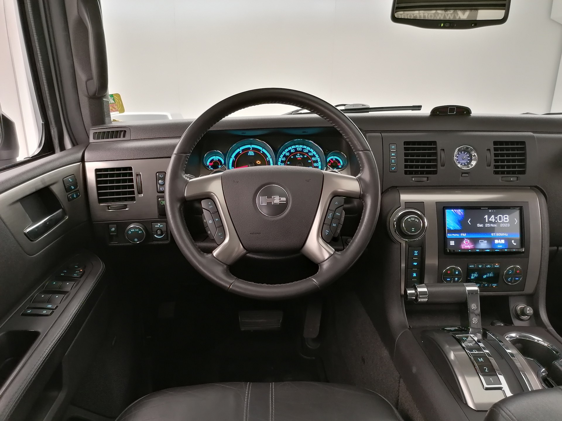 HUMMER H2 6.2 Luxury-image-9