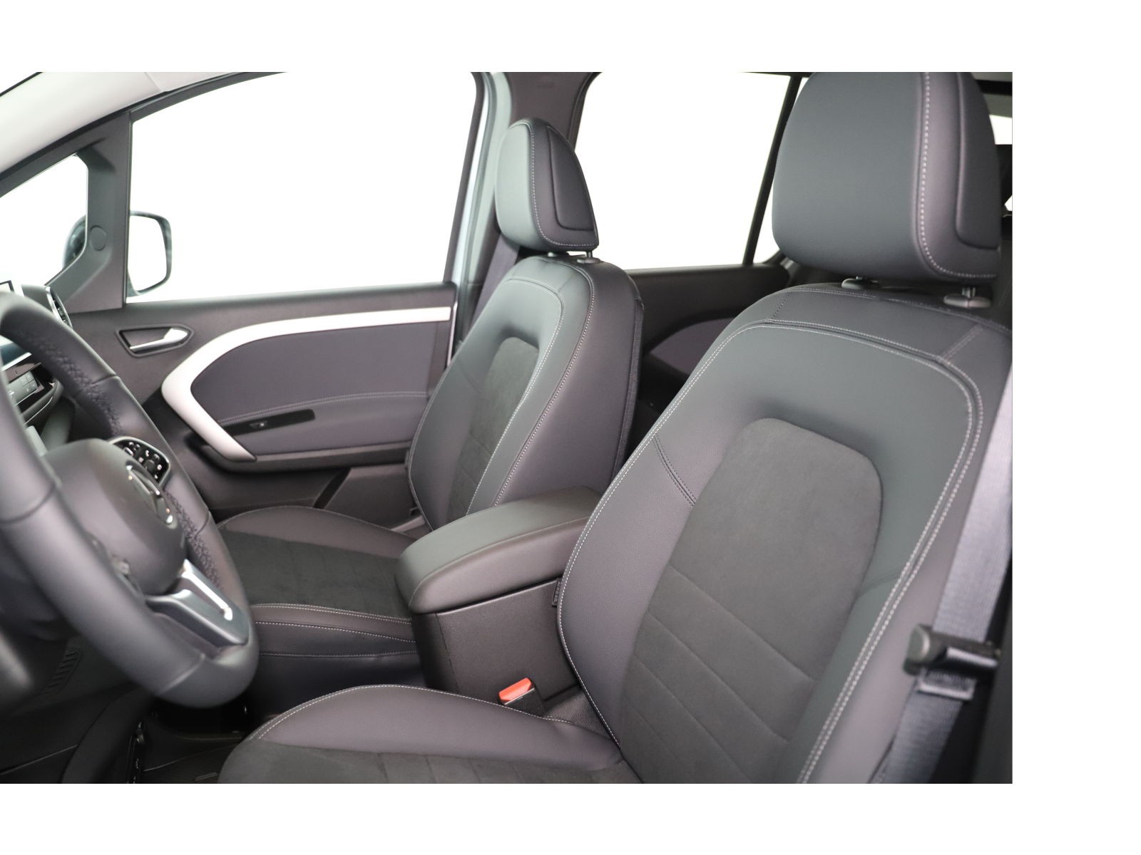 MERCEDES-BENZ EQT Standard-image-10