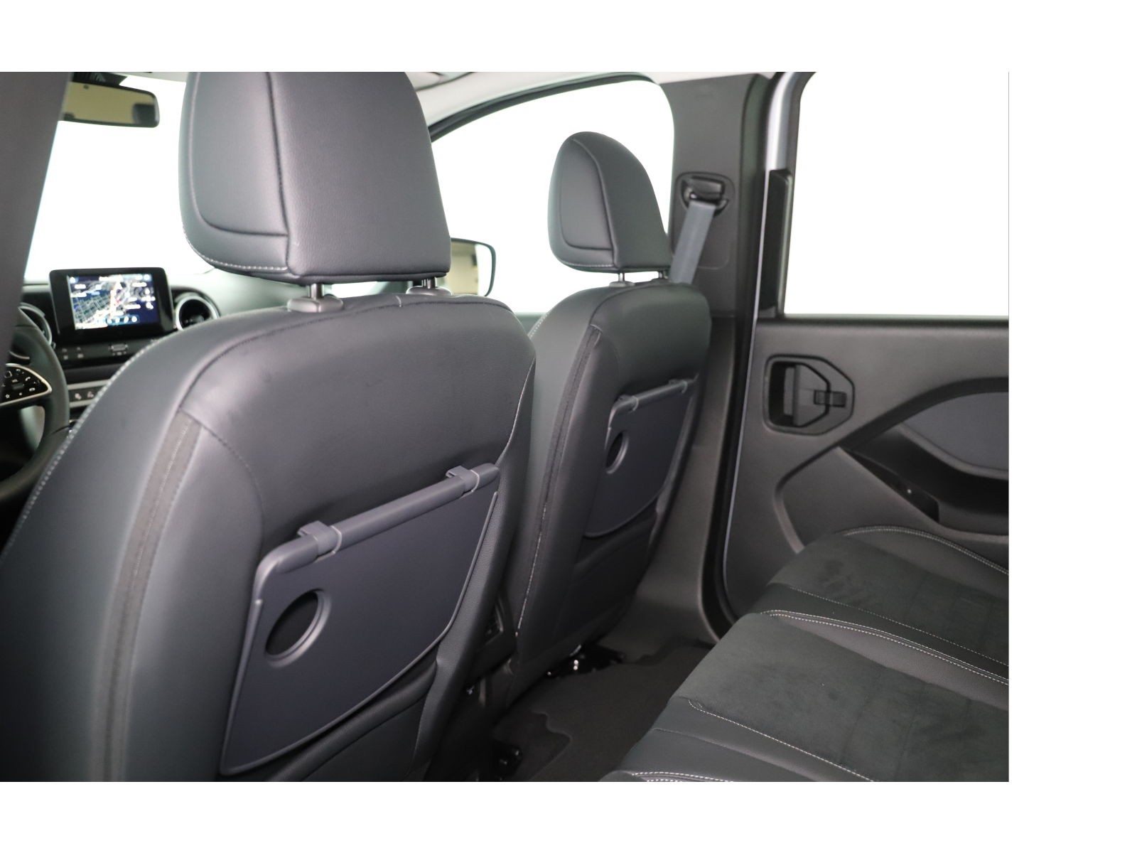 MERCEDES-BENZ EQT Standard-image-13