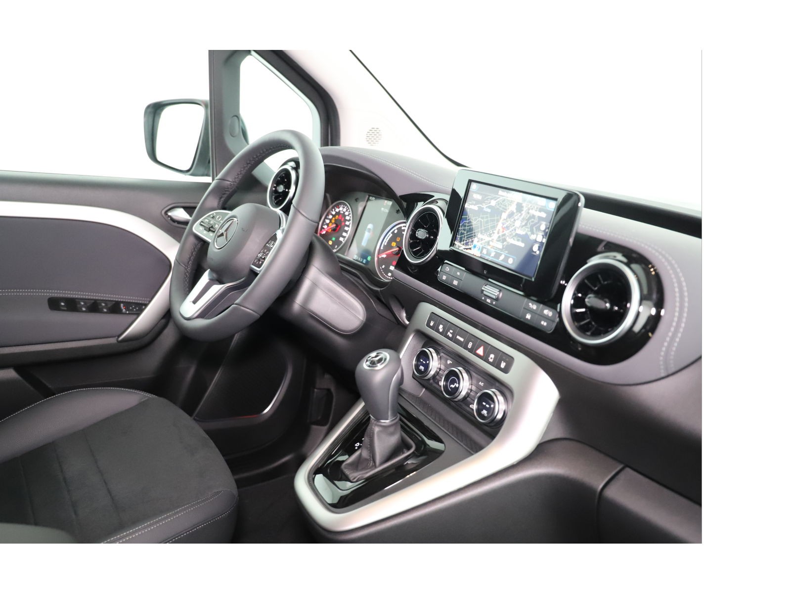 MERCEDES-BENZ EQT Standard-image-14