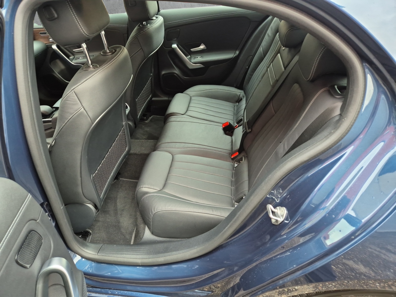 MERCEDES-BENZ A 250 Progressive 7G-DCT-image-14