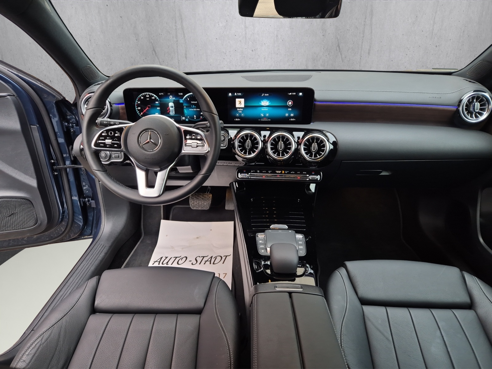 MERCEDES-BENZ A 250 Progressive 7G-DCT-image-11