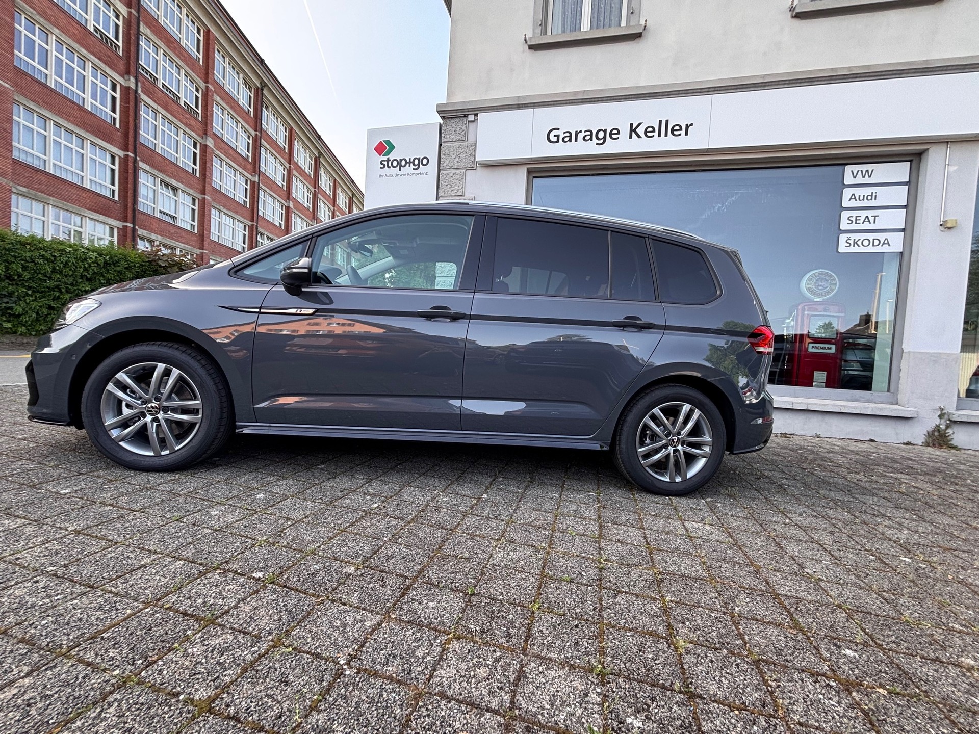 VW Touran 1.5 TSI R-LineComfortline DSG-image-1